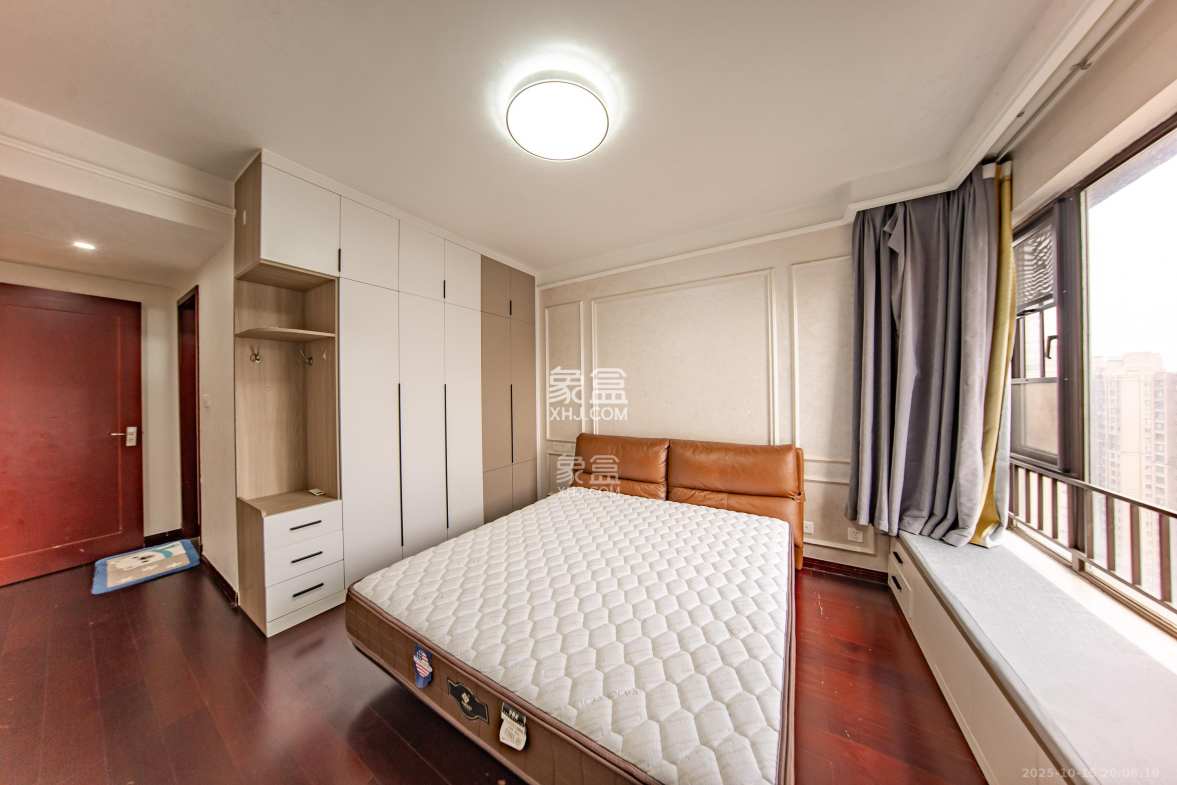 中海国际二期 3室2厅1卫 85.0万 中海国际二期 3室2厅1卫 85.0万卧室