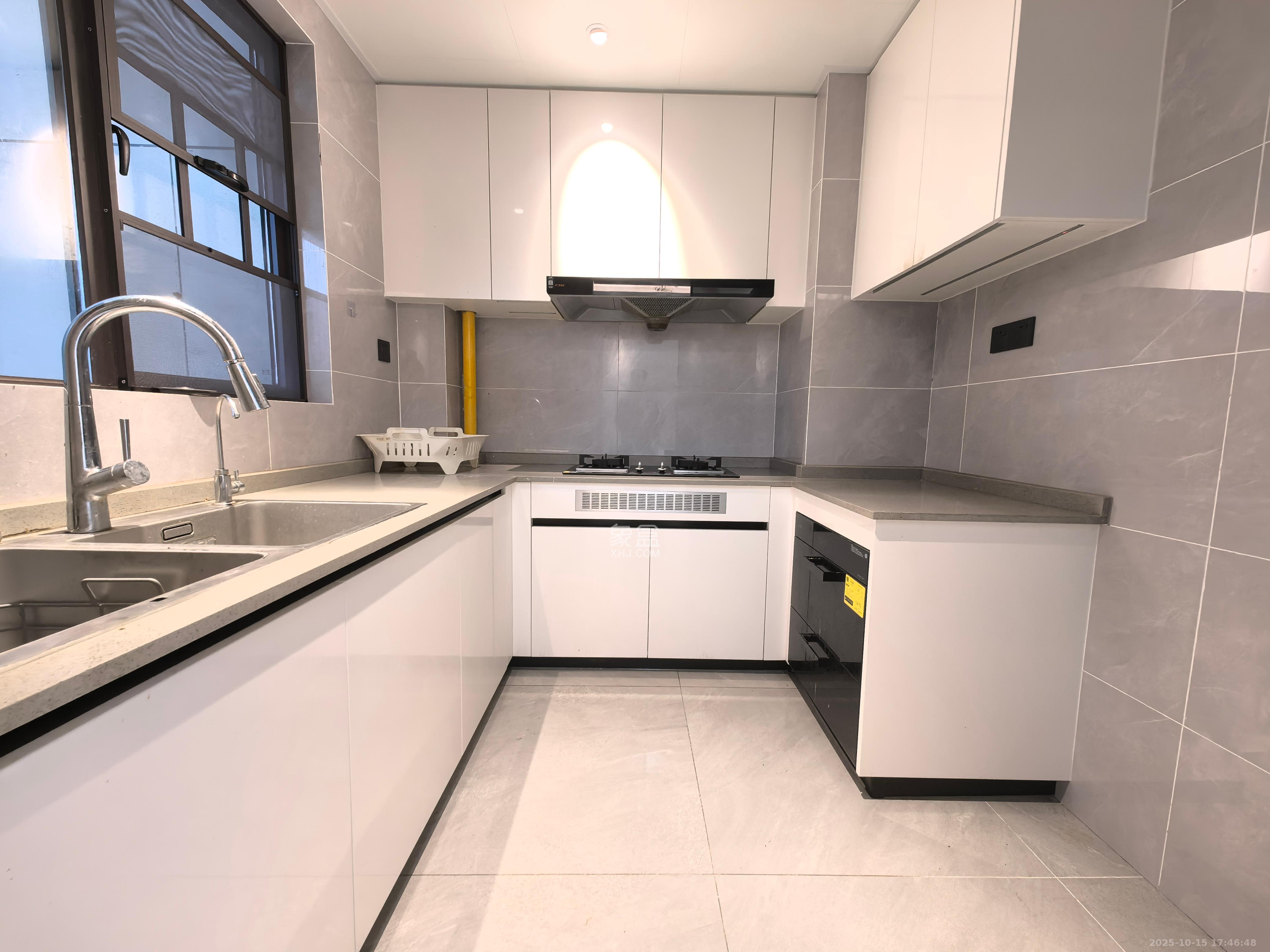 德奥悦东方  4室2厅2卫    4000.0元/月室内图