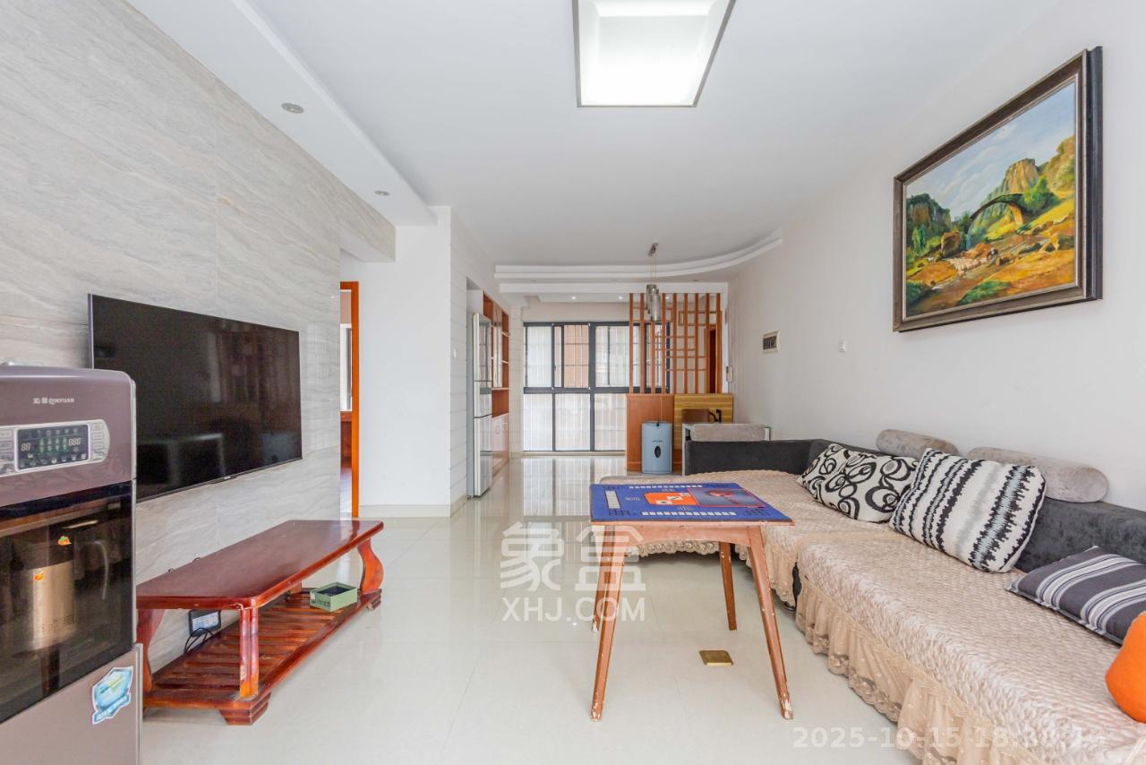 爵士湘  3室2厅2卫    2000.0元/月室内图