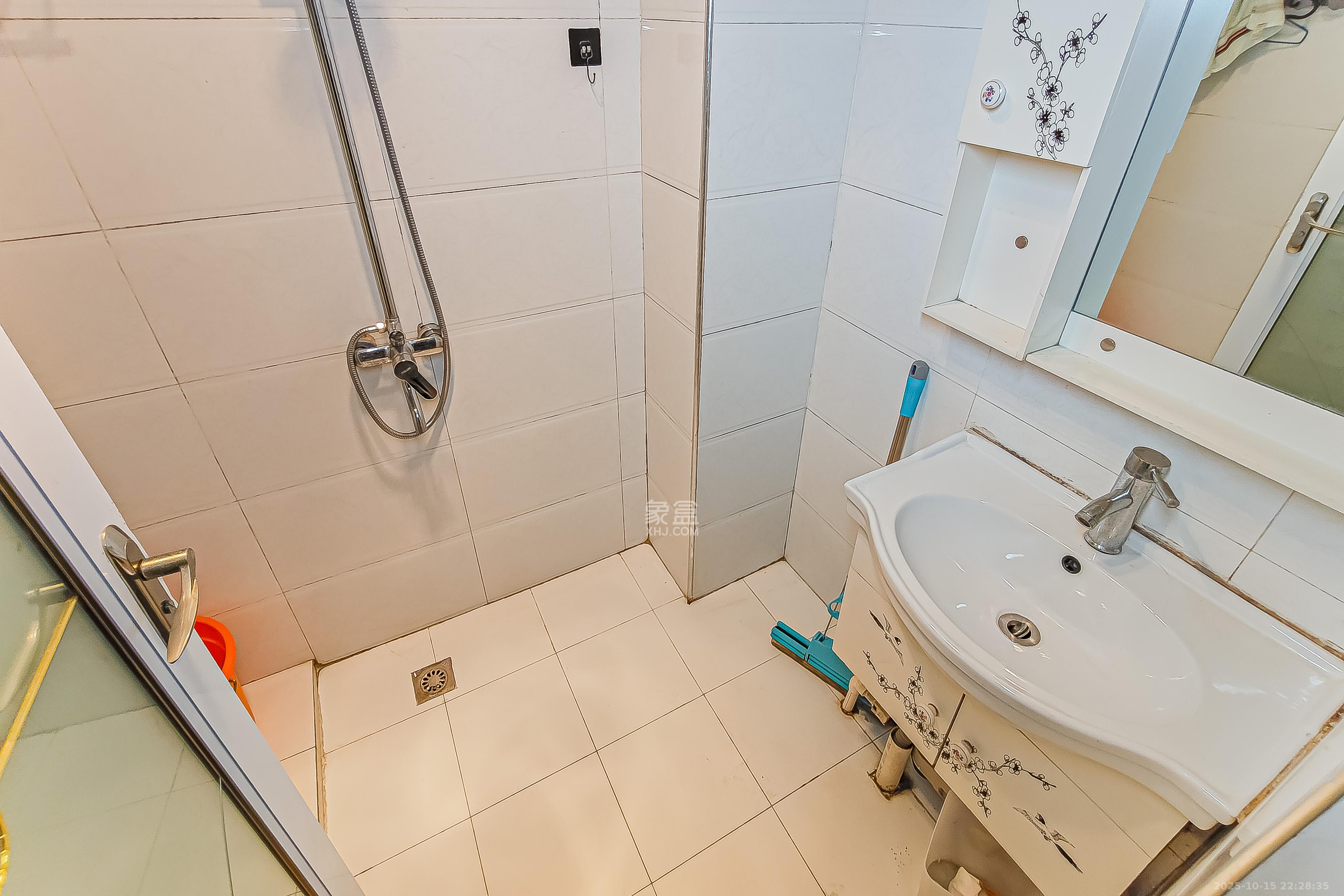 万博汇  1室1厅1卫    53.0万卫生间