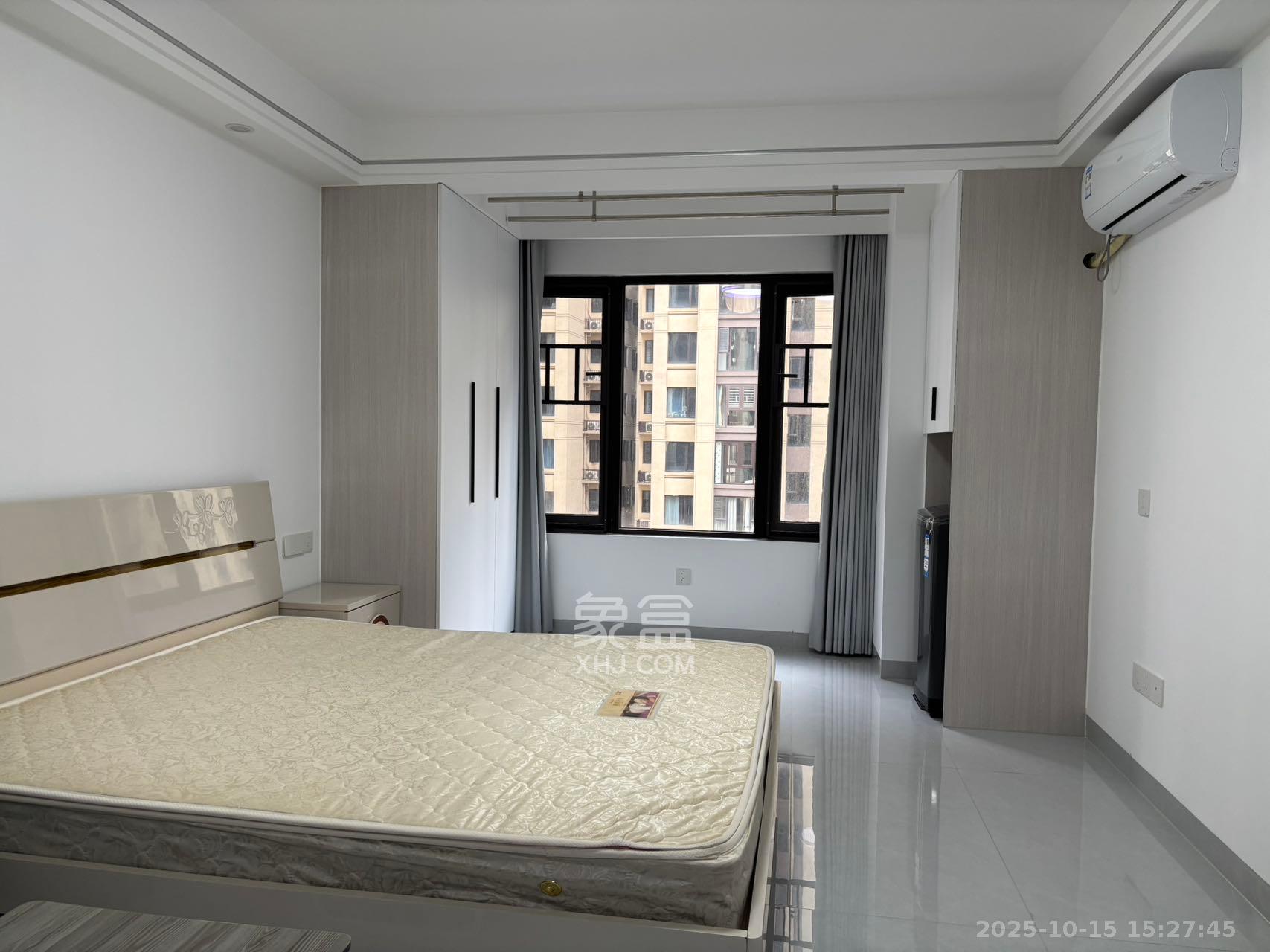 中海珑悦府  1室1厅1卫    1200.0元/月 中海珑悦府  1室1厅1卫    1200.0元/月室内图