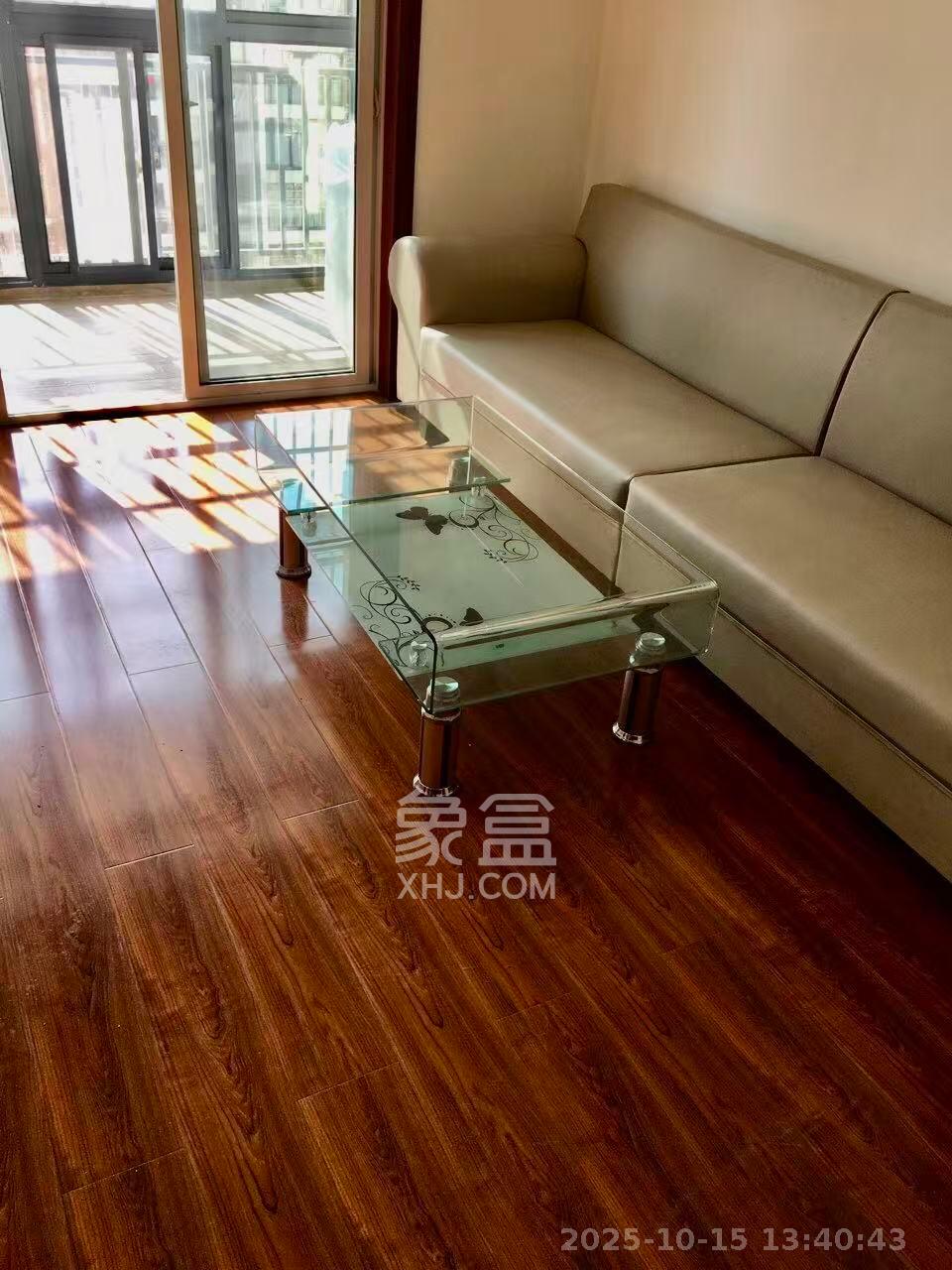山水新城  2室1厅1卫    1600.0元/月室内图1