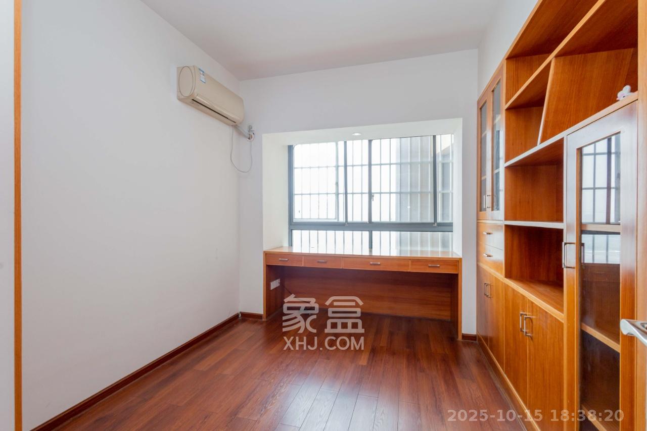 爵士湘 3室2厅2卫 2000.0元/月 爵士湘 3室2厅2卫 2000.0元/月室内图