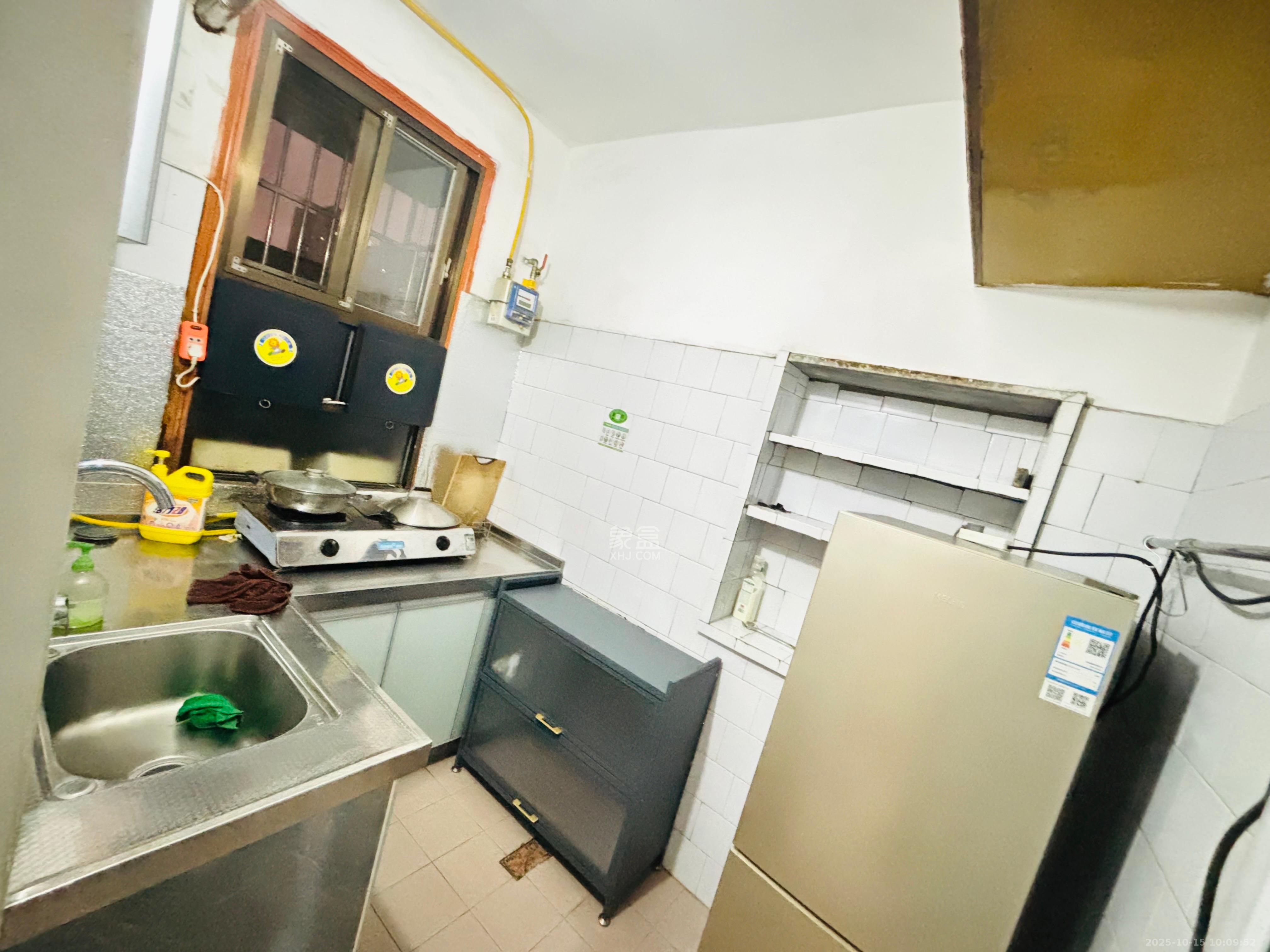 长坡社区 3室1厅1卫 1500.0元/月 长坡社区 3室1厅1卫 1500.0元/月室内图