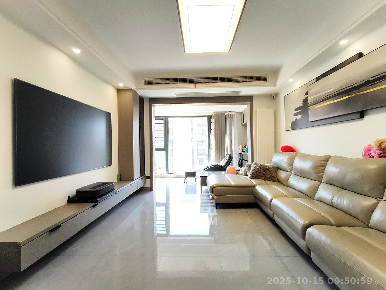 保利城（中航城国际社区、郡原美村）  4室2厅2卫    148.0万