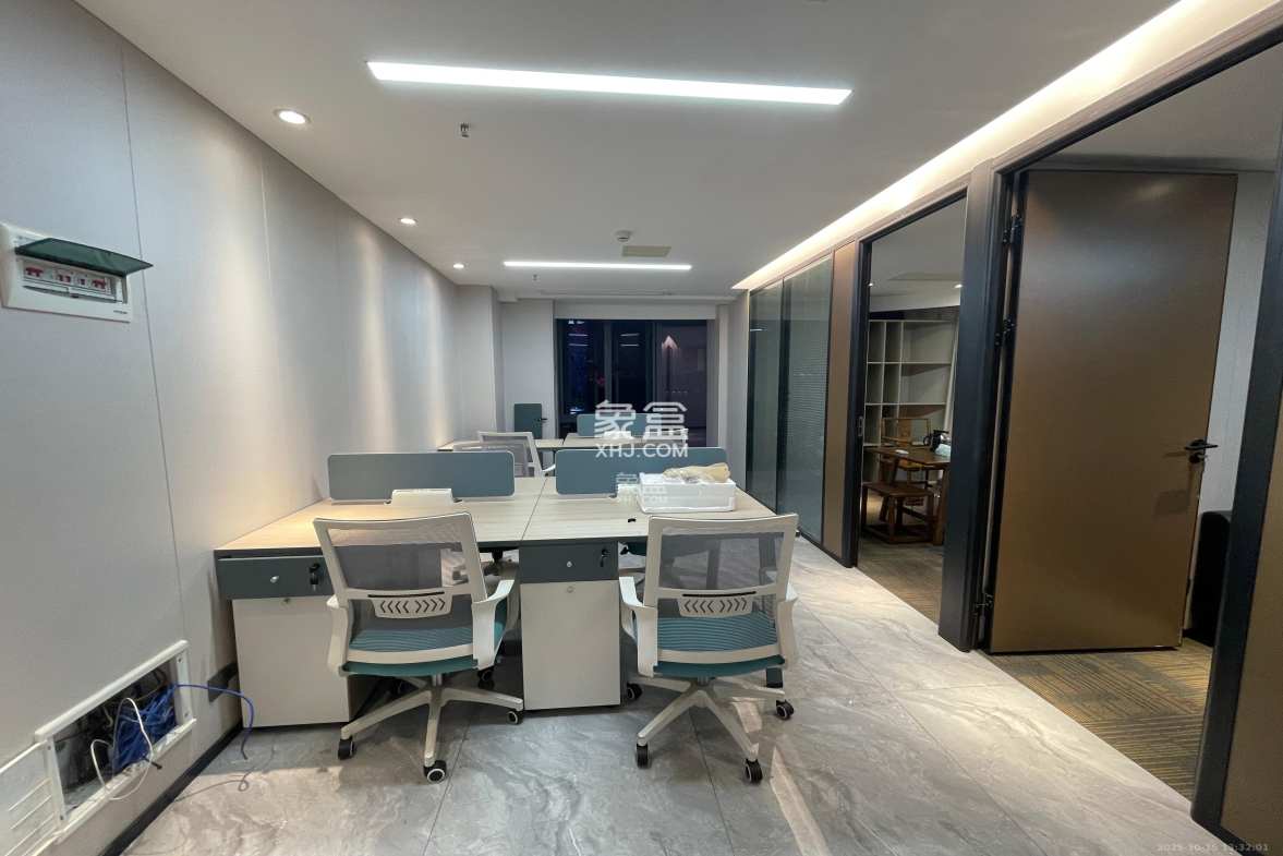 万润时光里  3室1厅1卫    4800.0元/月 万润时光里  3室1厅1卫    4800.0元/月室内图