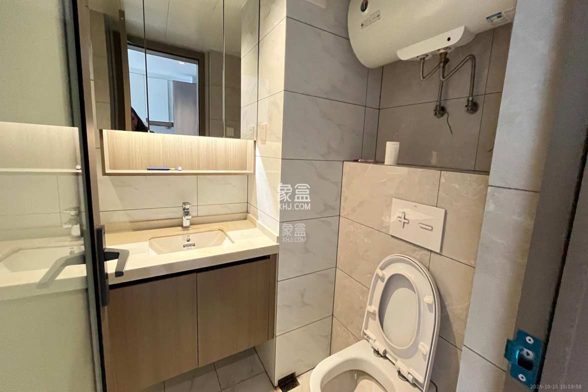 藏珑湖上公馆 1室1厅1卫 2800.0元/月 藏珑湖上公馆 1室1厅1卫 2800.0元/月室内图