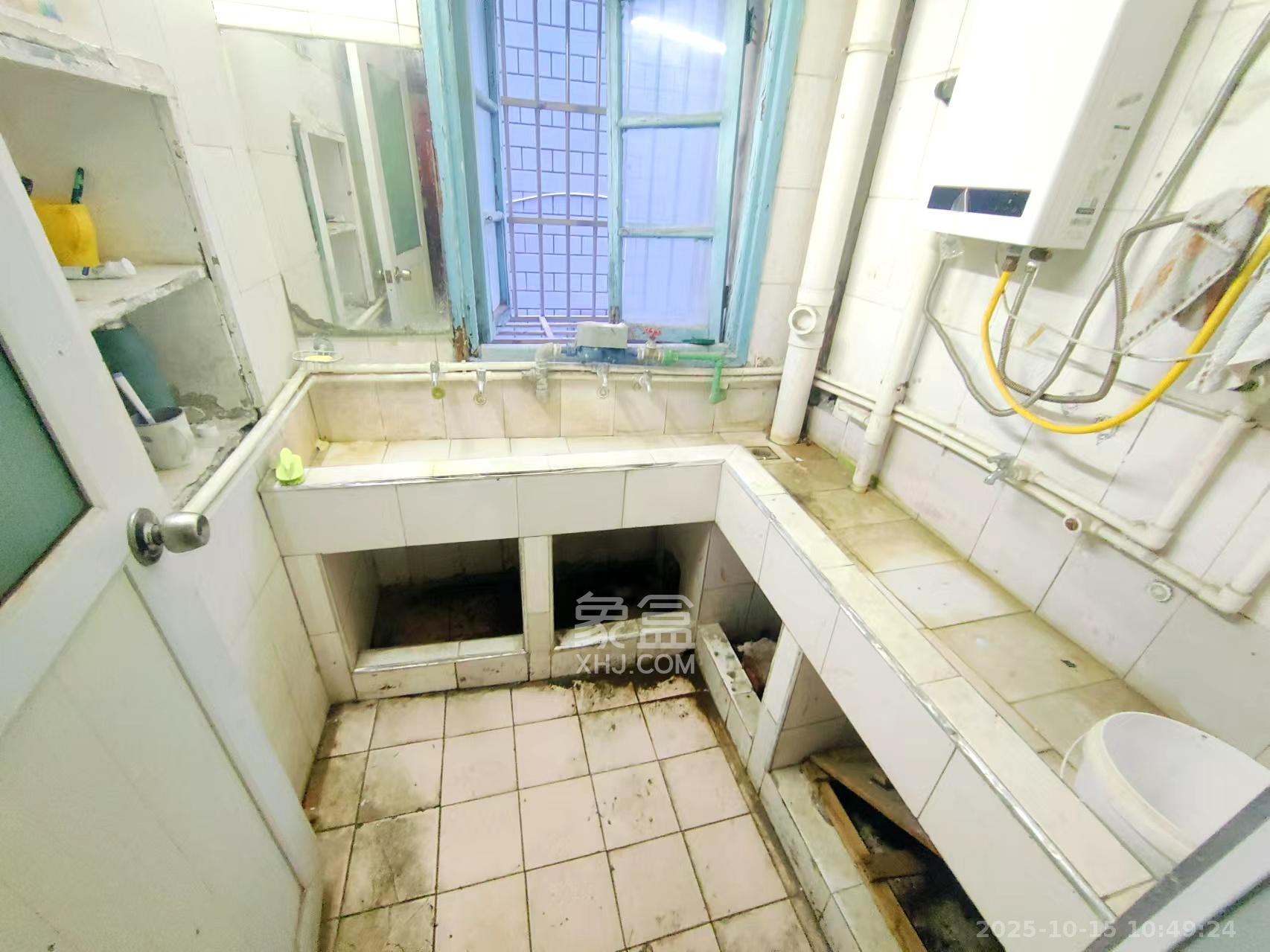 农机宿舍(省农机局大院宿舍)  4室2厅1卫    1600.0元/月 农机宿舍(省农机局大院宿舍)  4室2厅1卫    1600.0元/月室内图