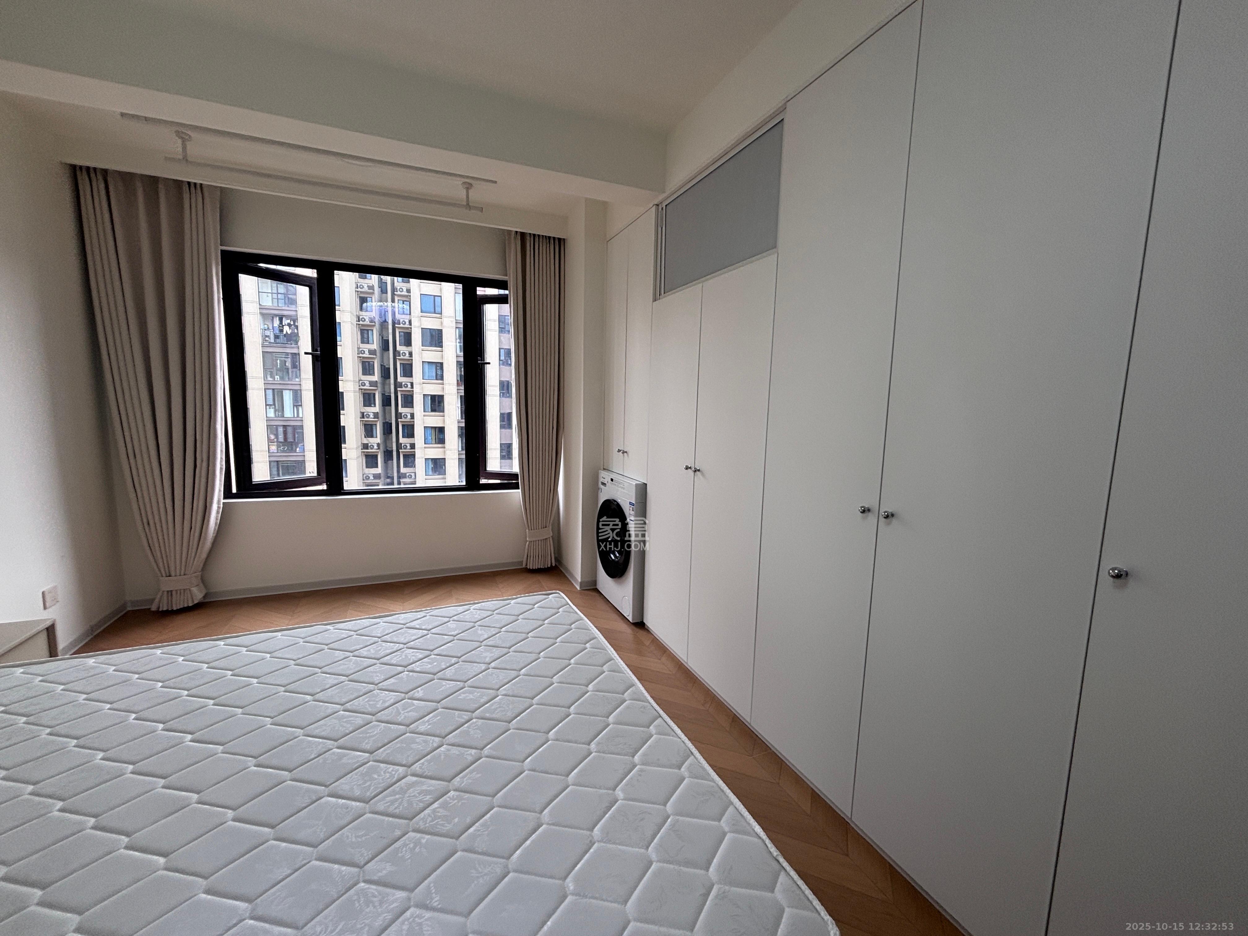 中海珑悦府 1室1厅1卫 1300.0元/月 中海珑悦府 1室1厅1卫 1300.0元/月室内图