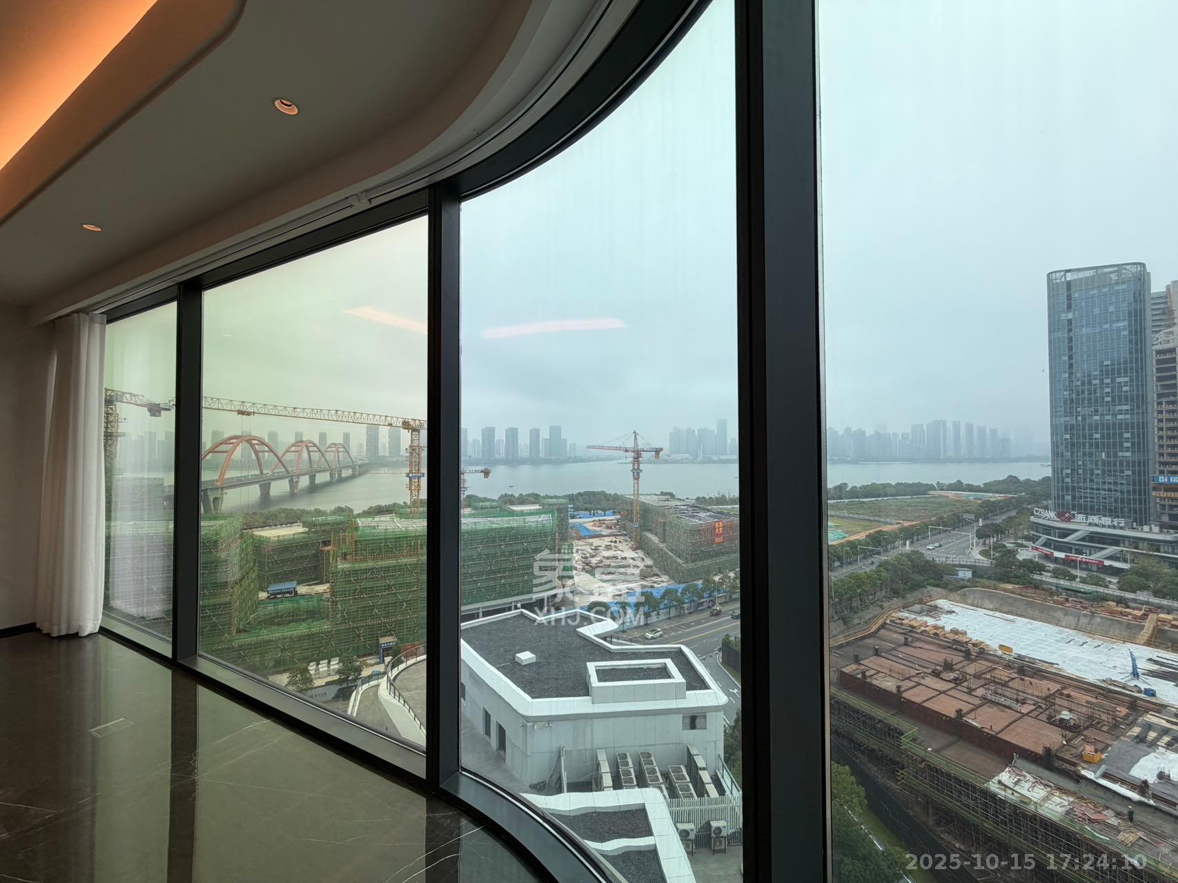 润和滨江湾 3室2厅2卫 40000.0元/月 润和滨江湾 3室2厅2卫 40000.0元/月室内图