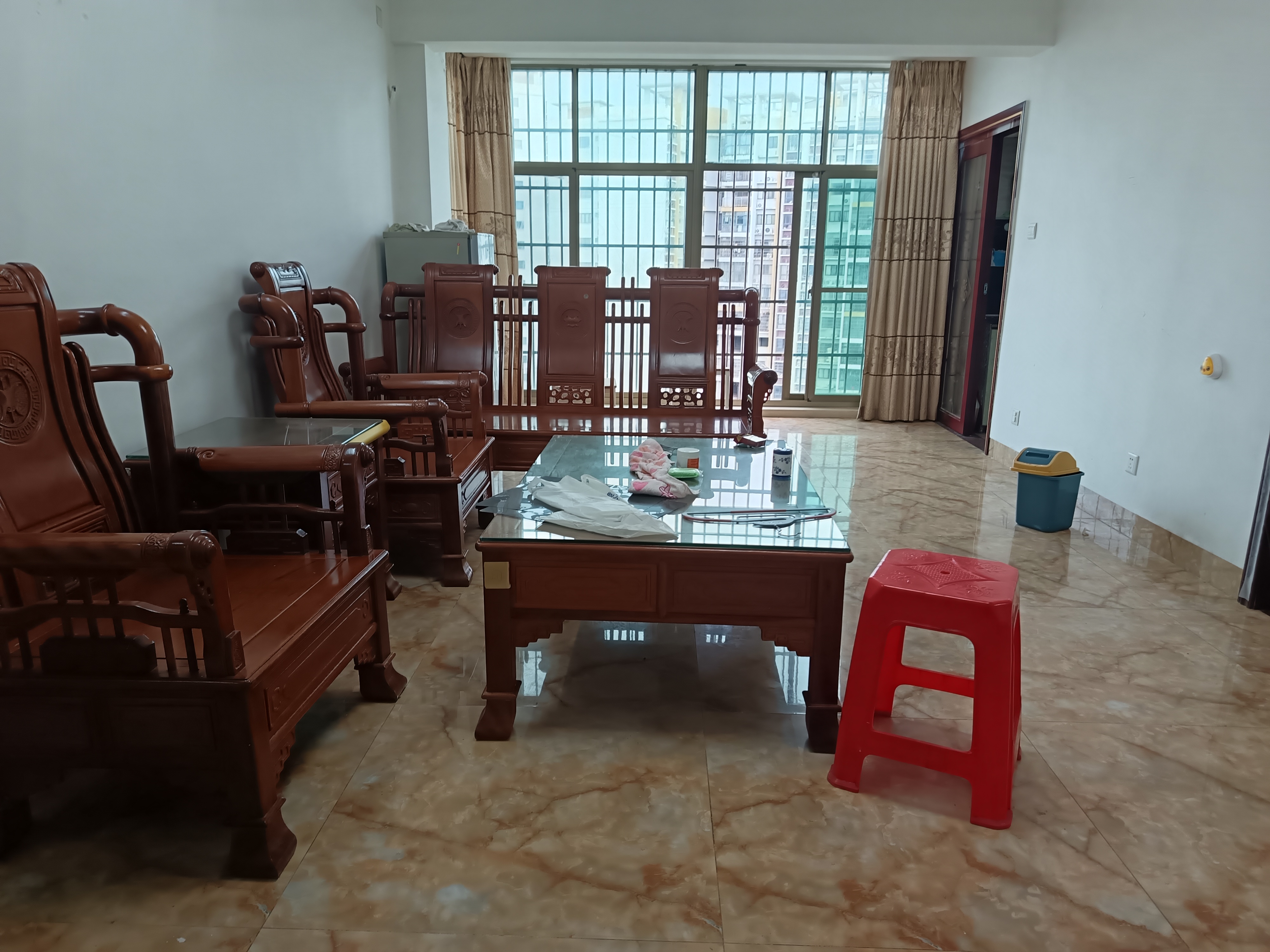 友谊华庭 3室2厅1卫 2500.0元/月 友谊华庭 3室2厅1卫 2500.0元/月室内图