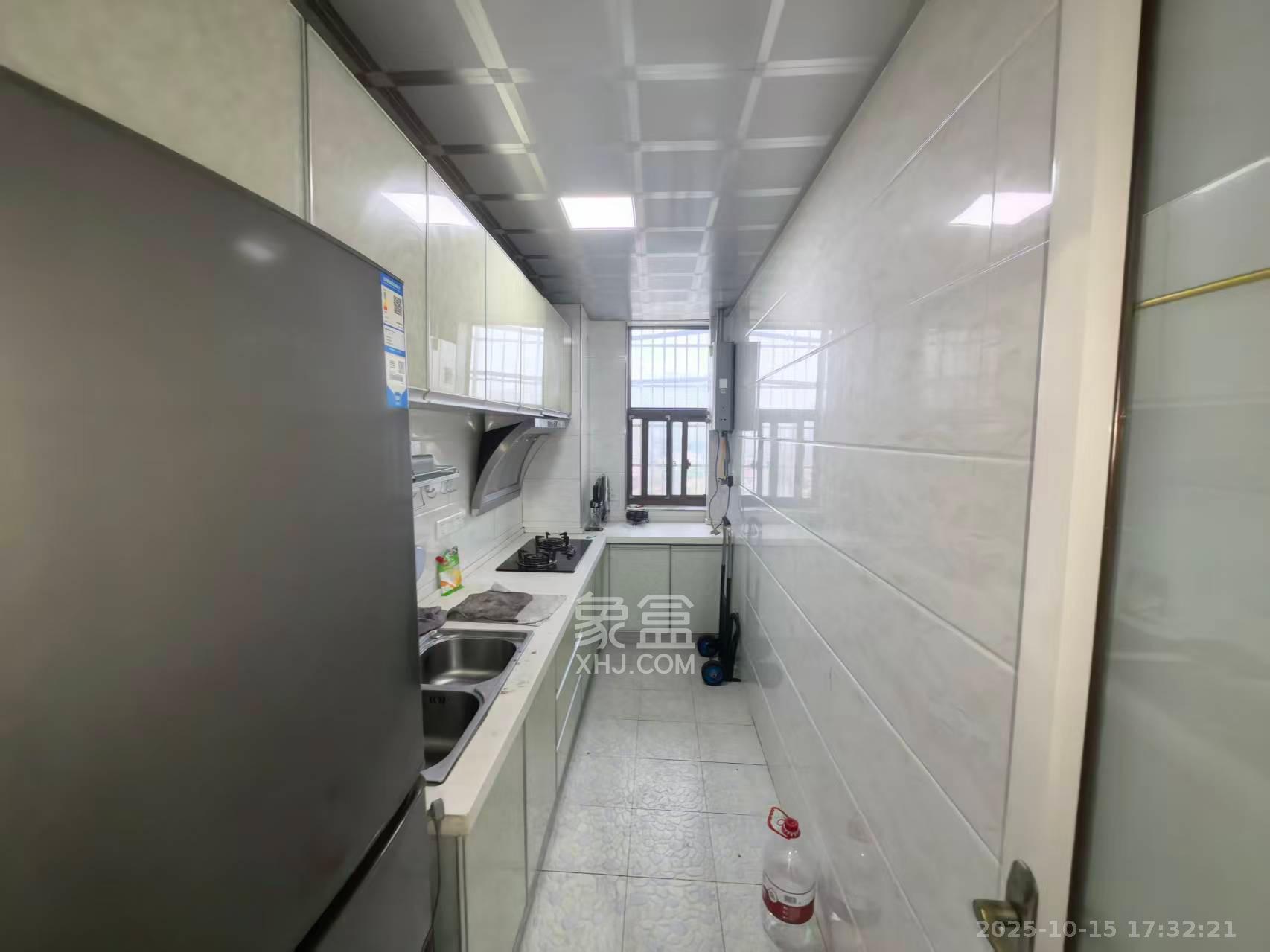 四季星城  3室2厅1卫    1400.0元/月室内图