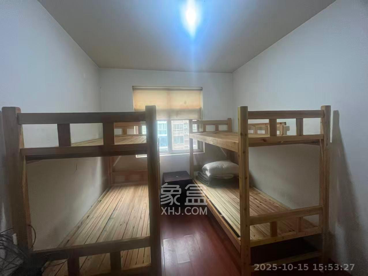 阳光嘉园  3室2厅2卫    3000.0元/月室内图
