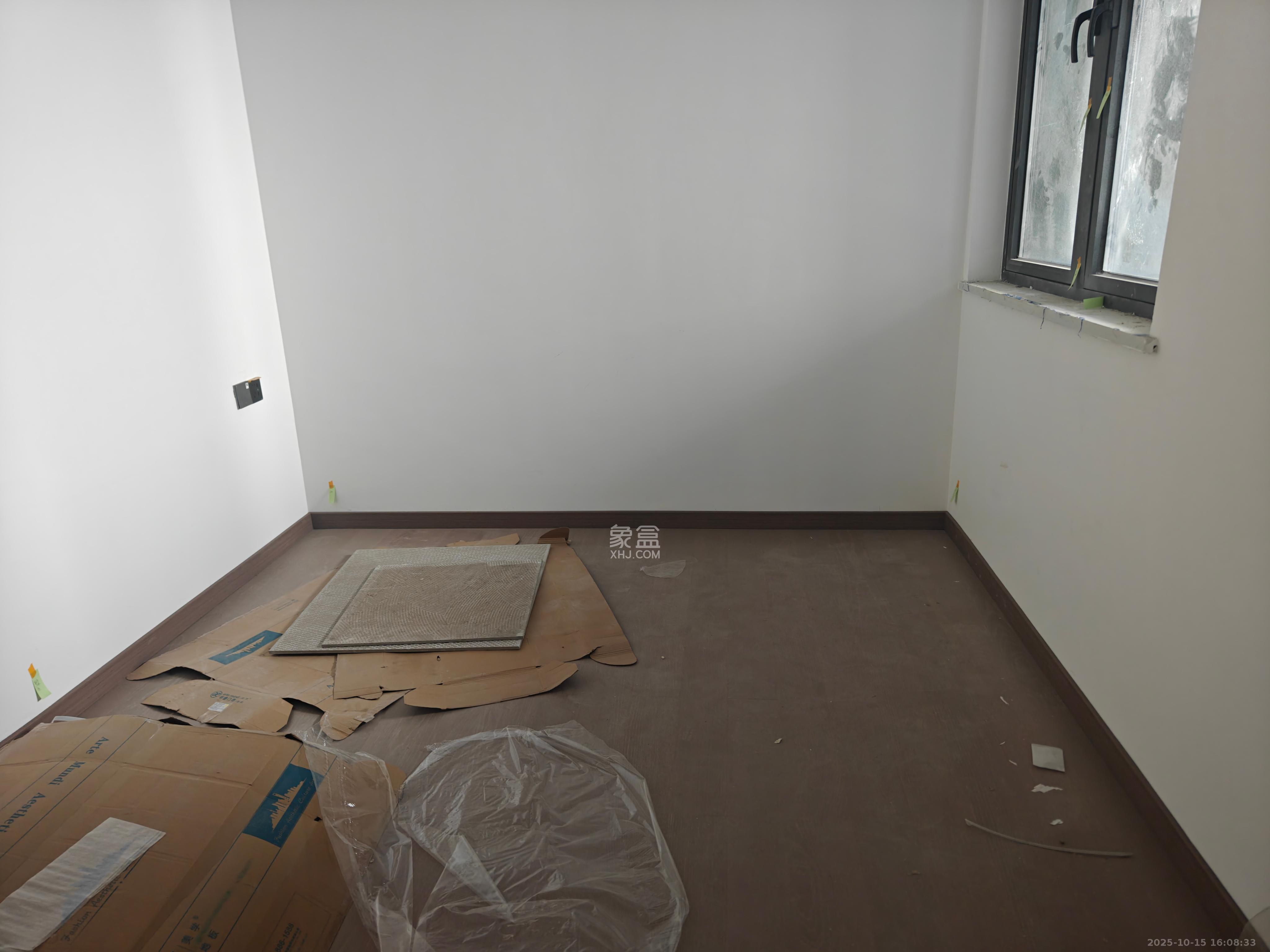 绿地V岛  3室2厅2卫    3500.0元/月室内图