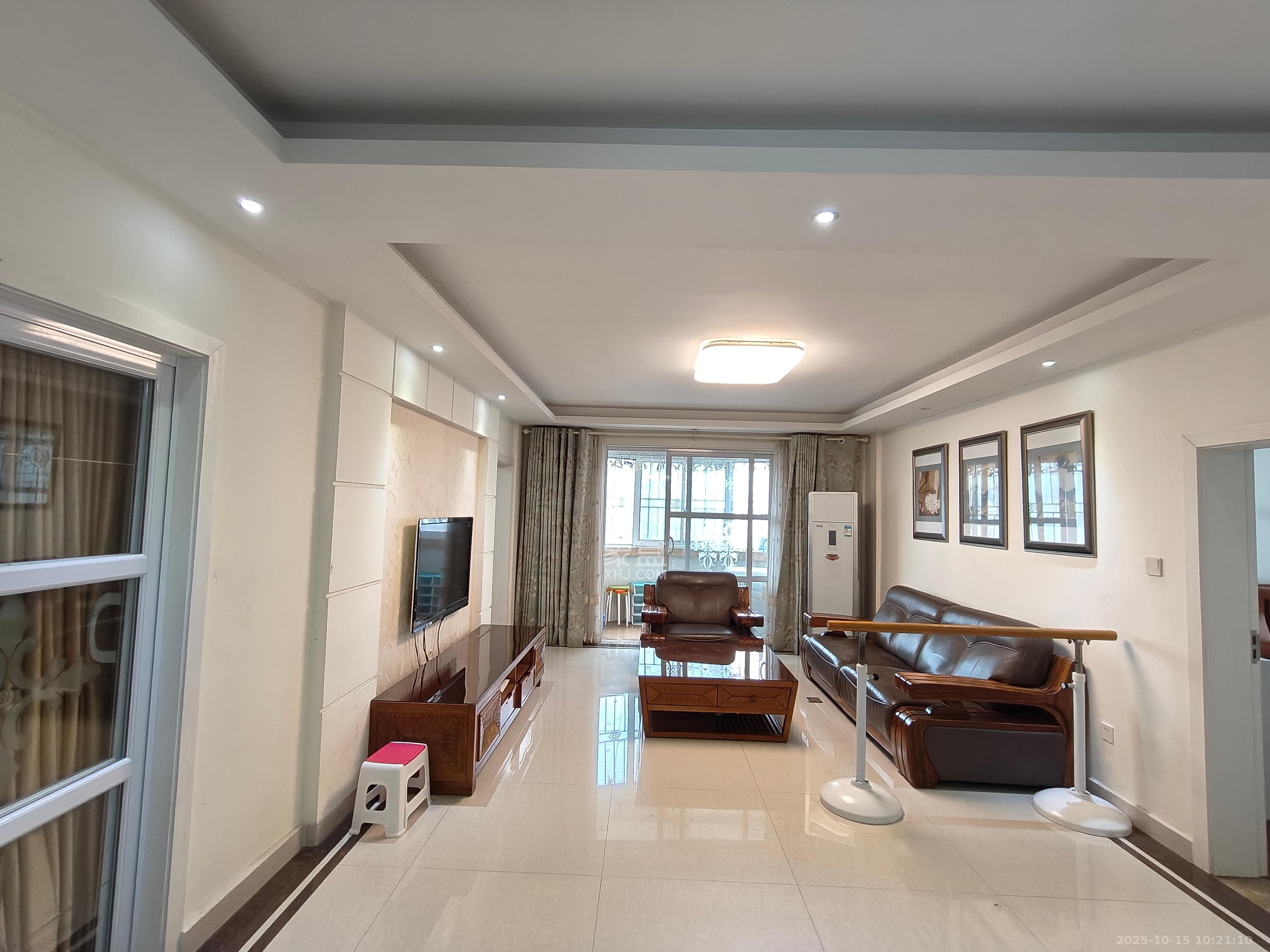 城市花园 3室2厅2卫 3500.0元/月 城市花园 3室2厅2卫 3500.0元/月室内图