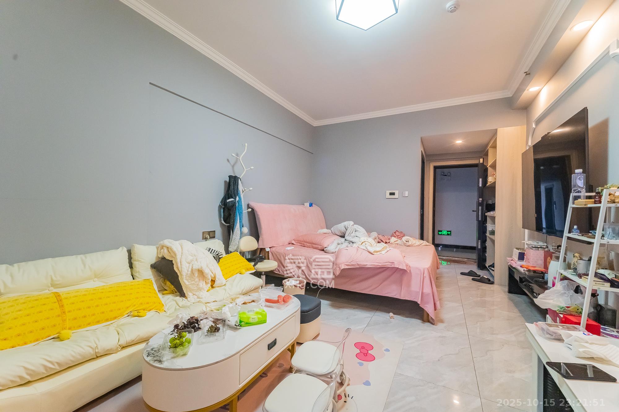 国泰九龙湾  1室1厅1卫    23.8万 国泰九龙湾  1室1厅1卫    23.8万客厅