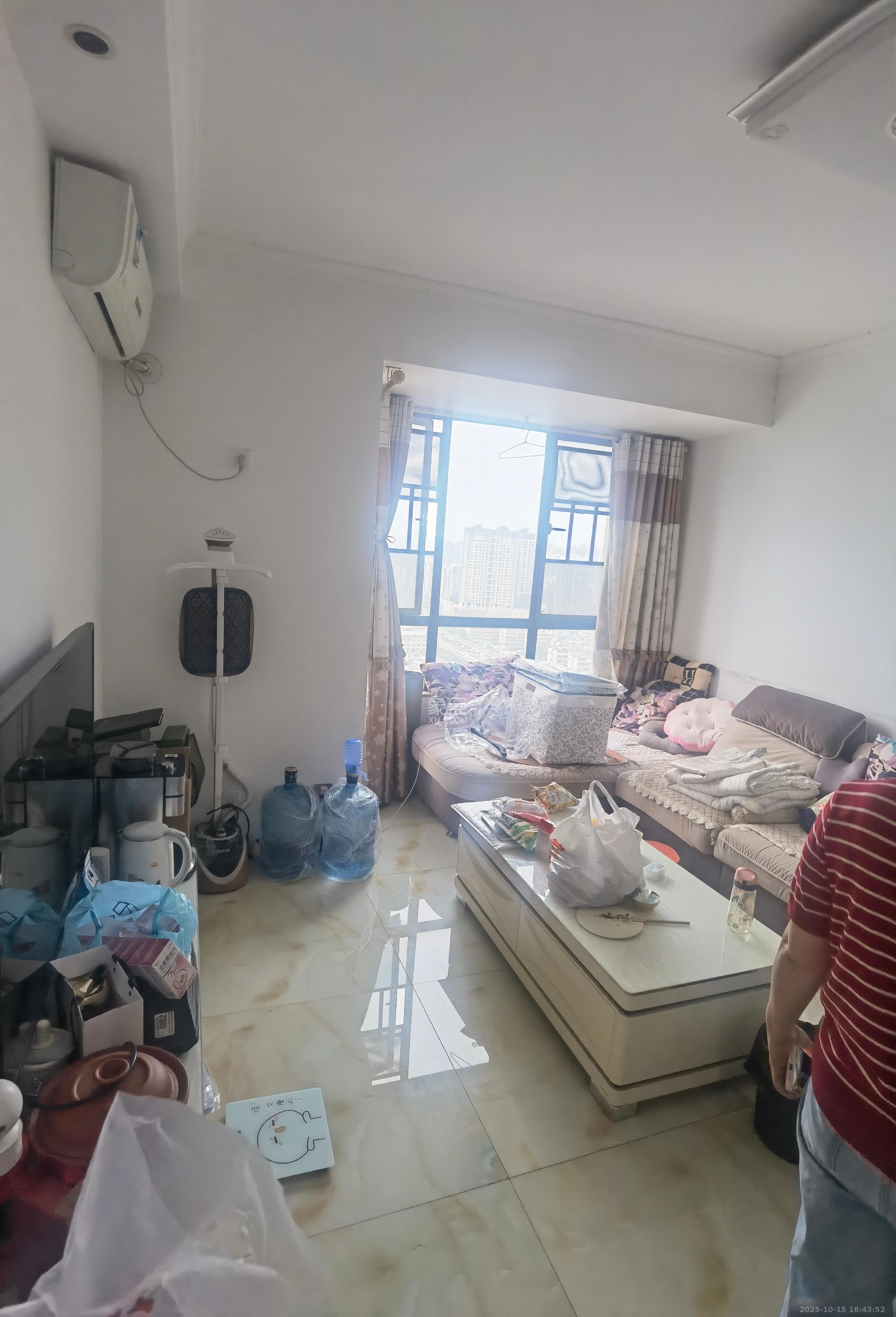 百纳广场(百纳公寓)  2室1厅1卫    3000.0元/月 百纳广场(百纳公寓)  2室1厅1卫    3000.0元/月室内图