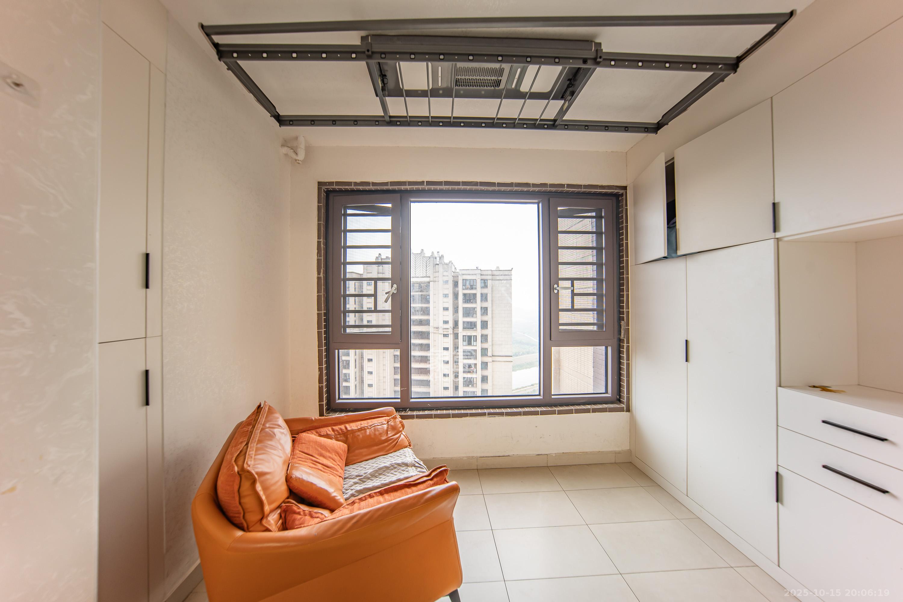 中海国际二期 3室2厅1卫 85.0万 中海国际二期 3室2厅1卫 85.0万阳台