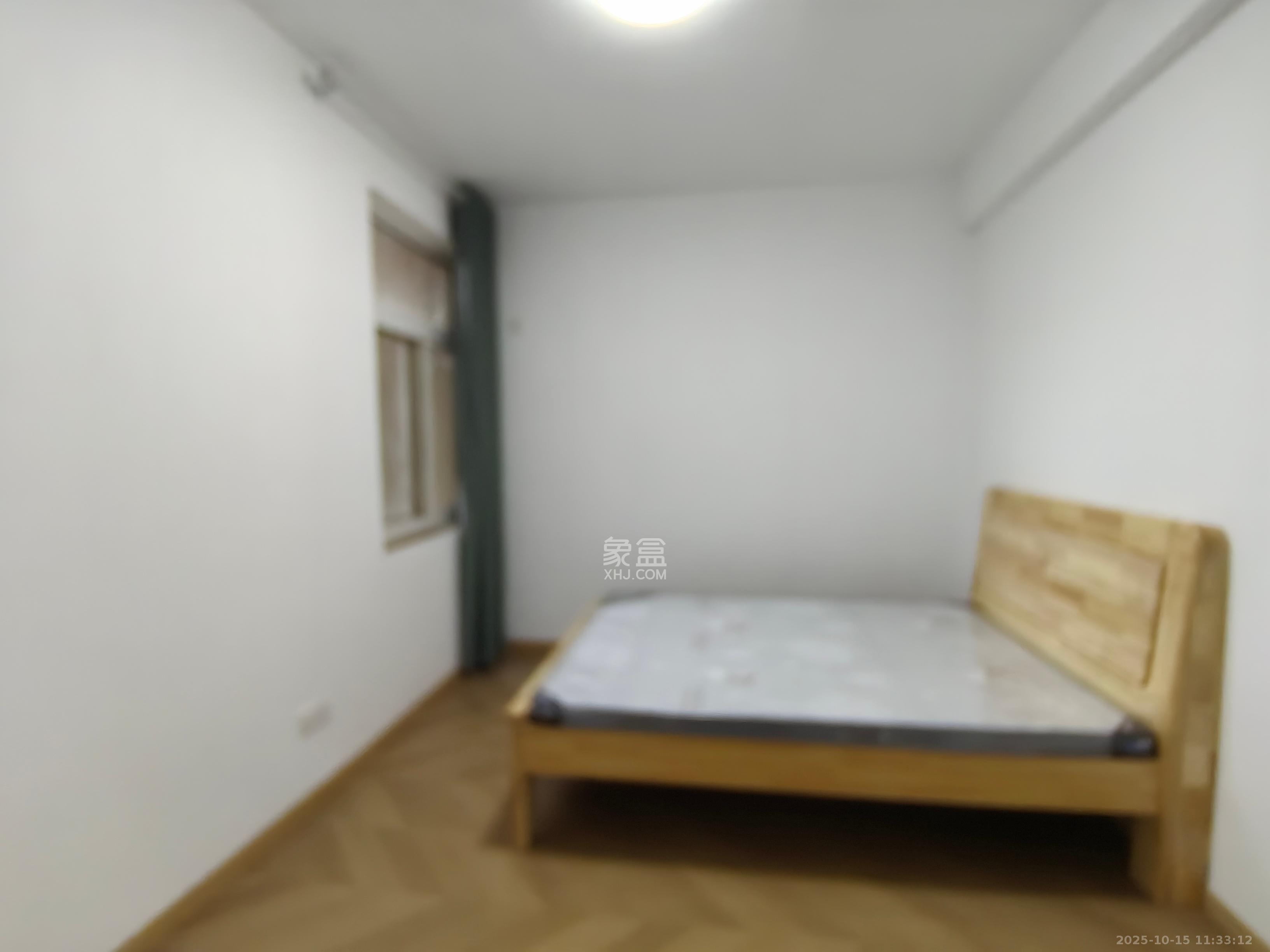 鄱阳小区  3室2厅2卫    2300.0元/月室内图