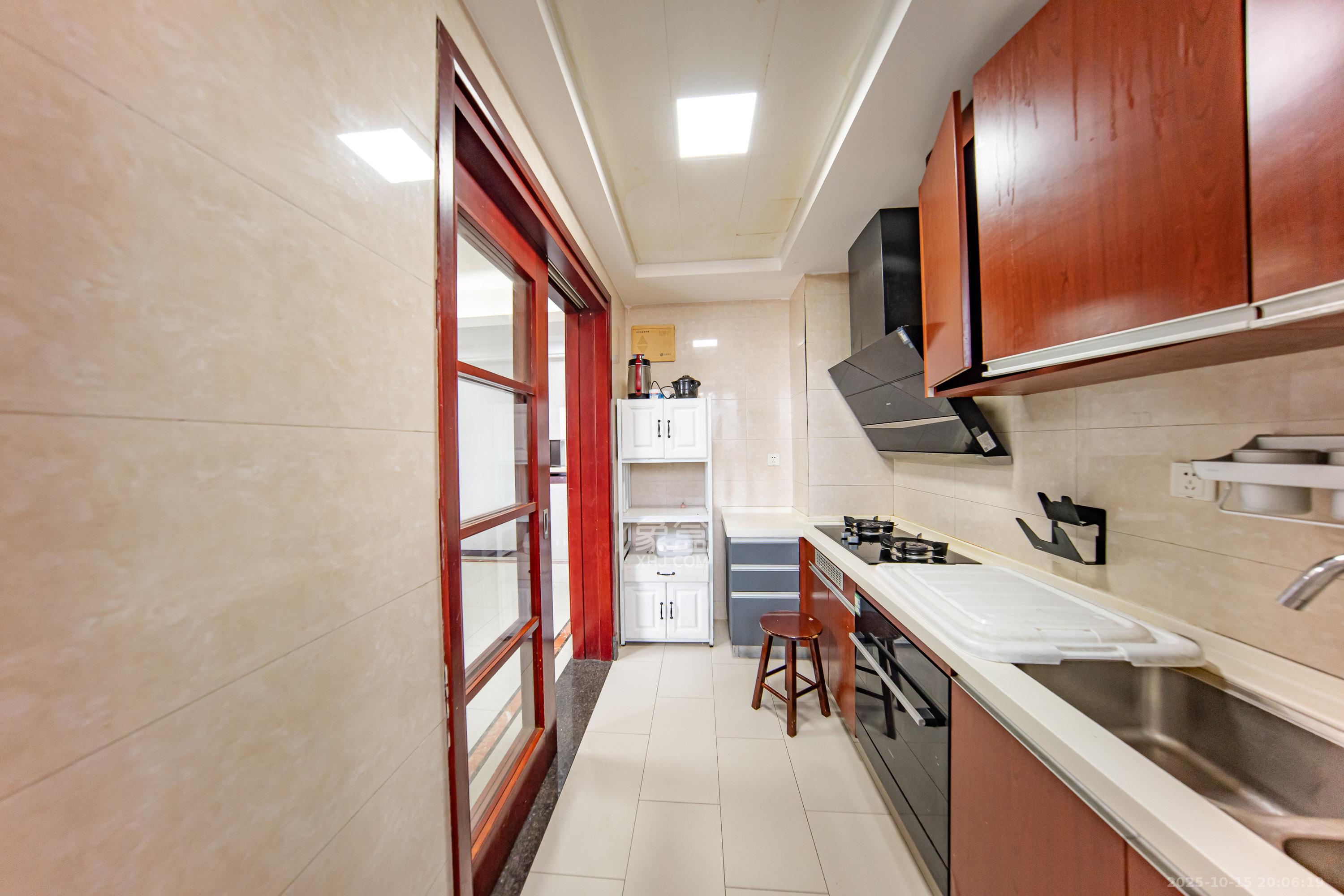 中海国际二期  3室2厅1卫    85.0万厨房