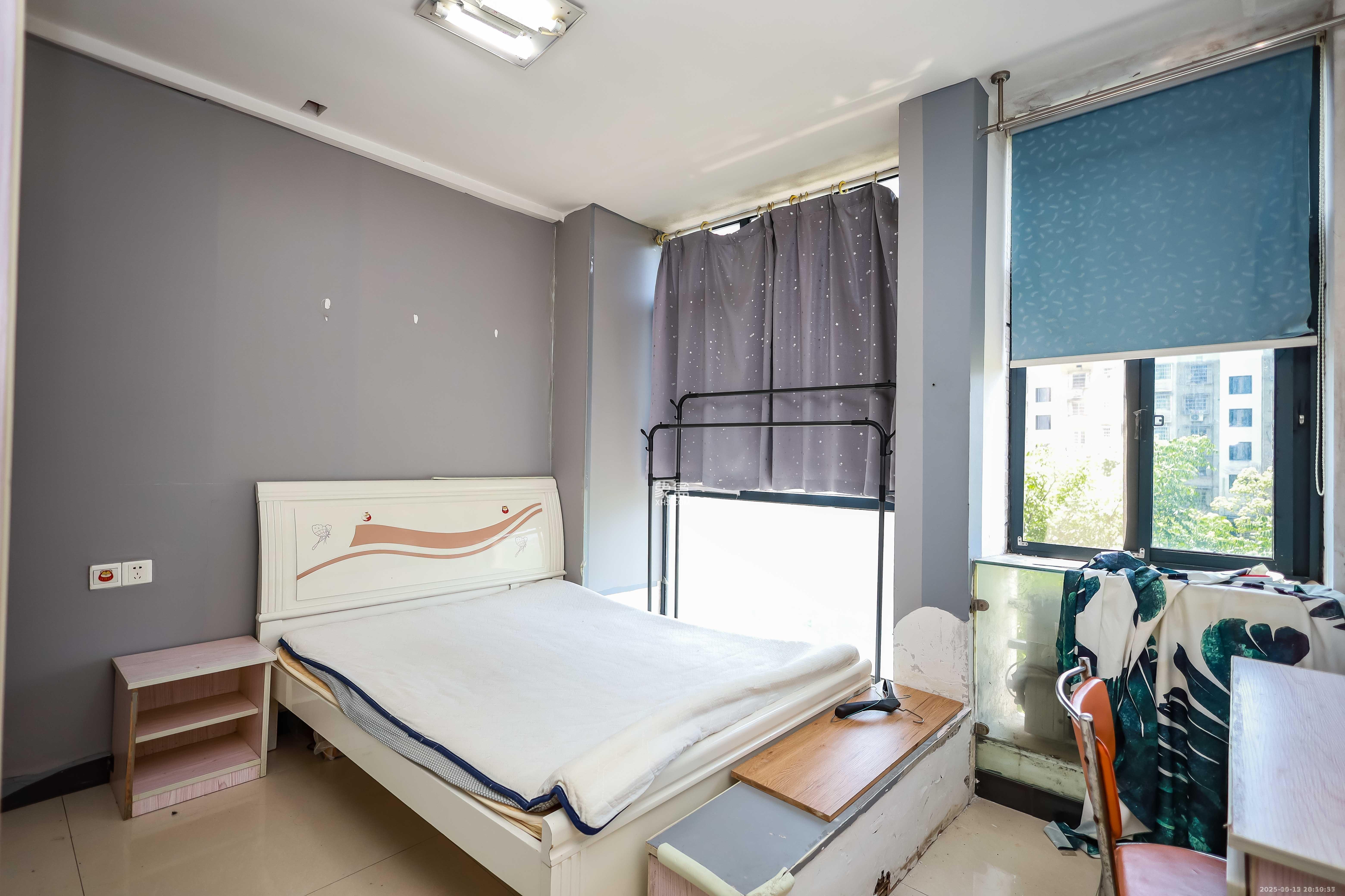 长房时代城  1室1厅1卫    1300.0元/月 长房时代城  1室1厅1卫    1300.0元/月