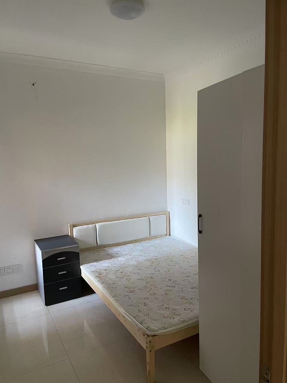 五矿万境水岸一期（万境水岸嘉苑）  1室2厅1卫    2000.0元/月户型图