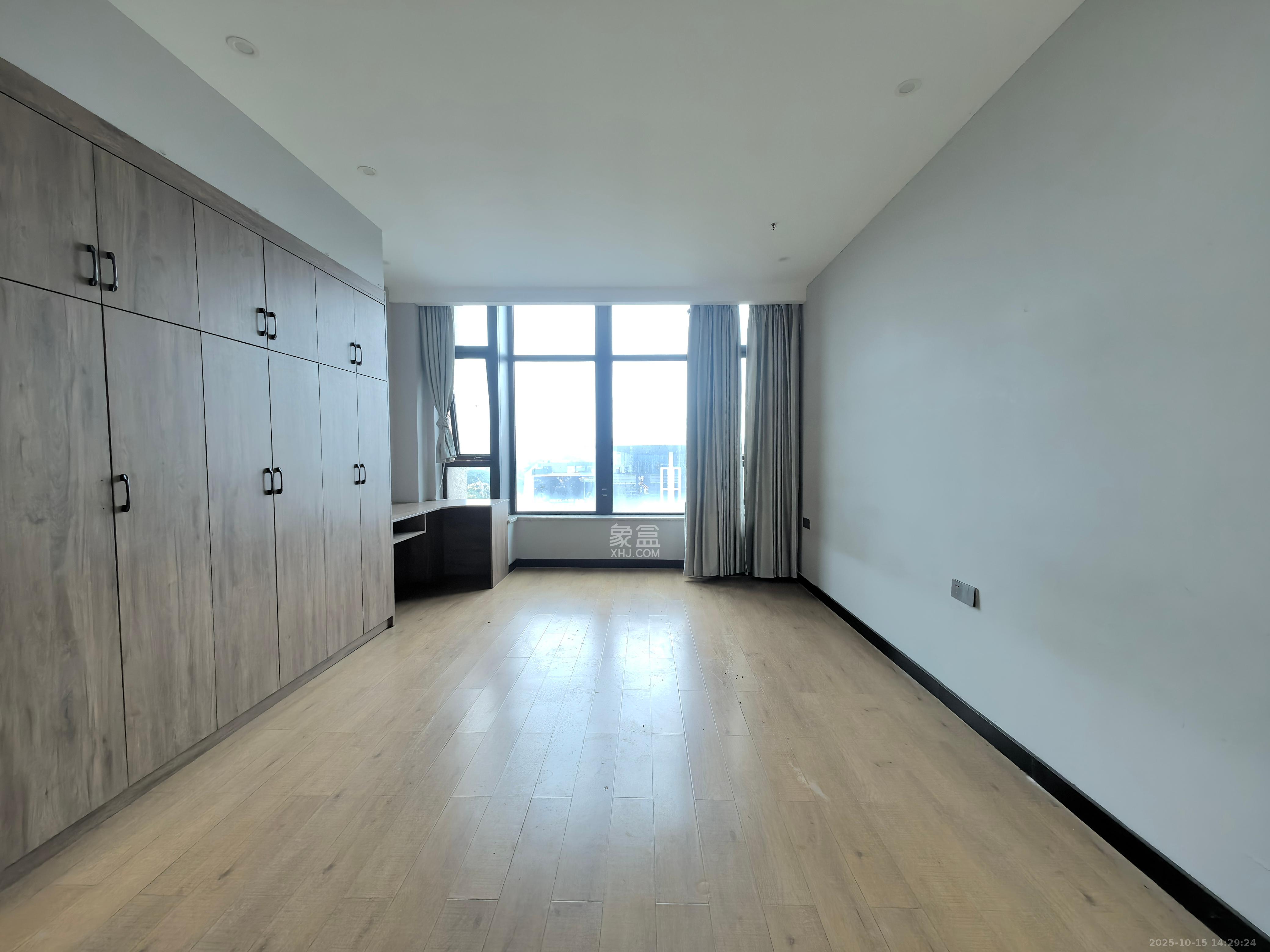 公园9号大都会 1室1厅1卫 2300.0元/月 公园9号大都会 1室1厅1卫 2300.0元/月室内图