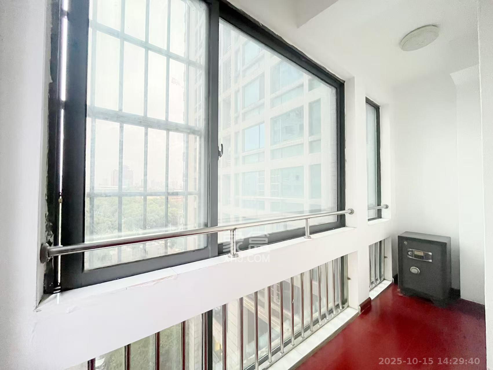 芙蓉蓉苑  1室1厅1卫    1800.0元/月 芙蓉蓉苑  1室1厅1卫    1800.0元/月室内图