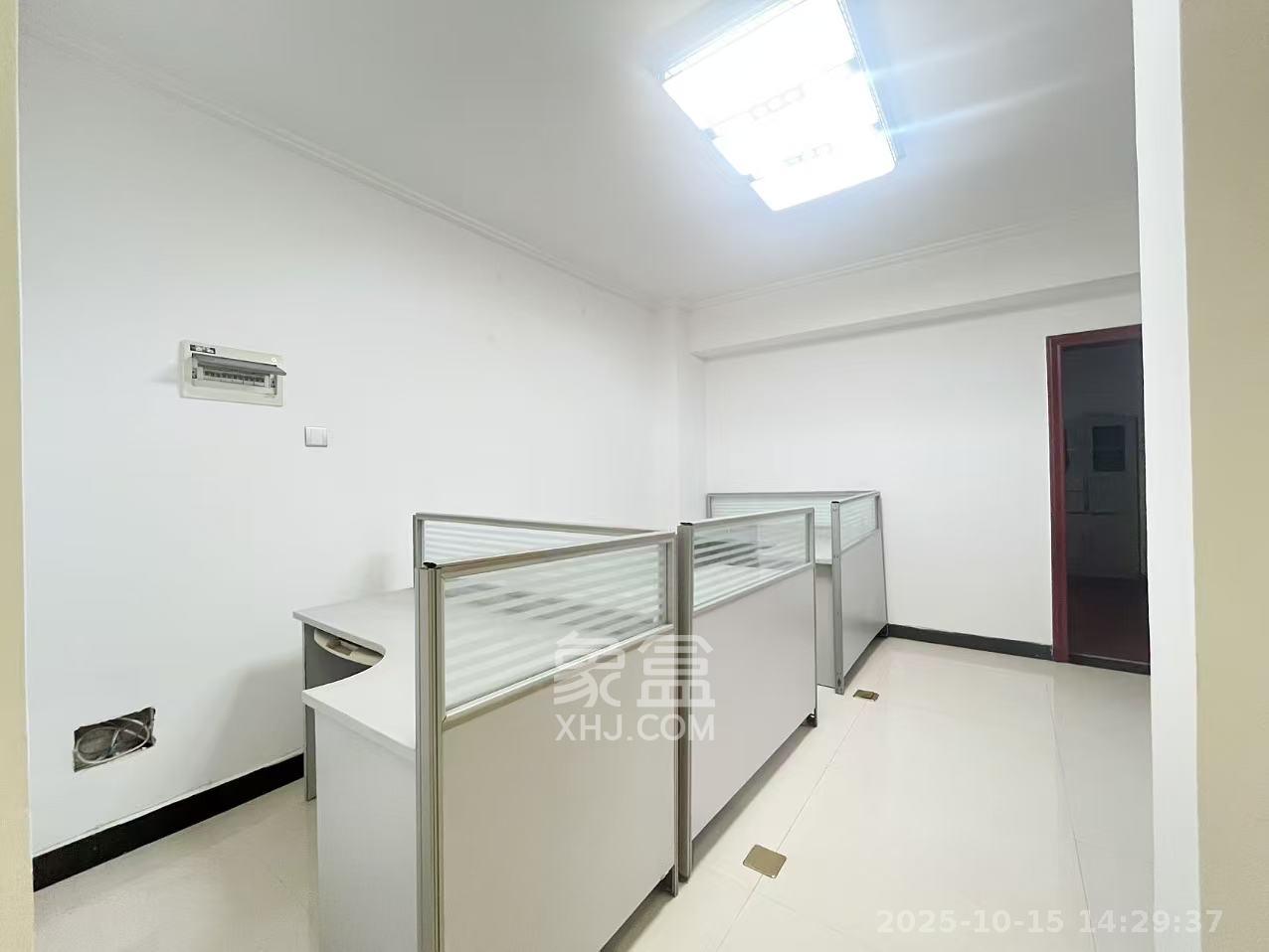 芙蓉蓉苑  1室1厅1卫    1800.0元/月 芙蓉蓉苑  1室1厅1卫    1800.0元/月室内图