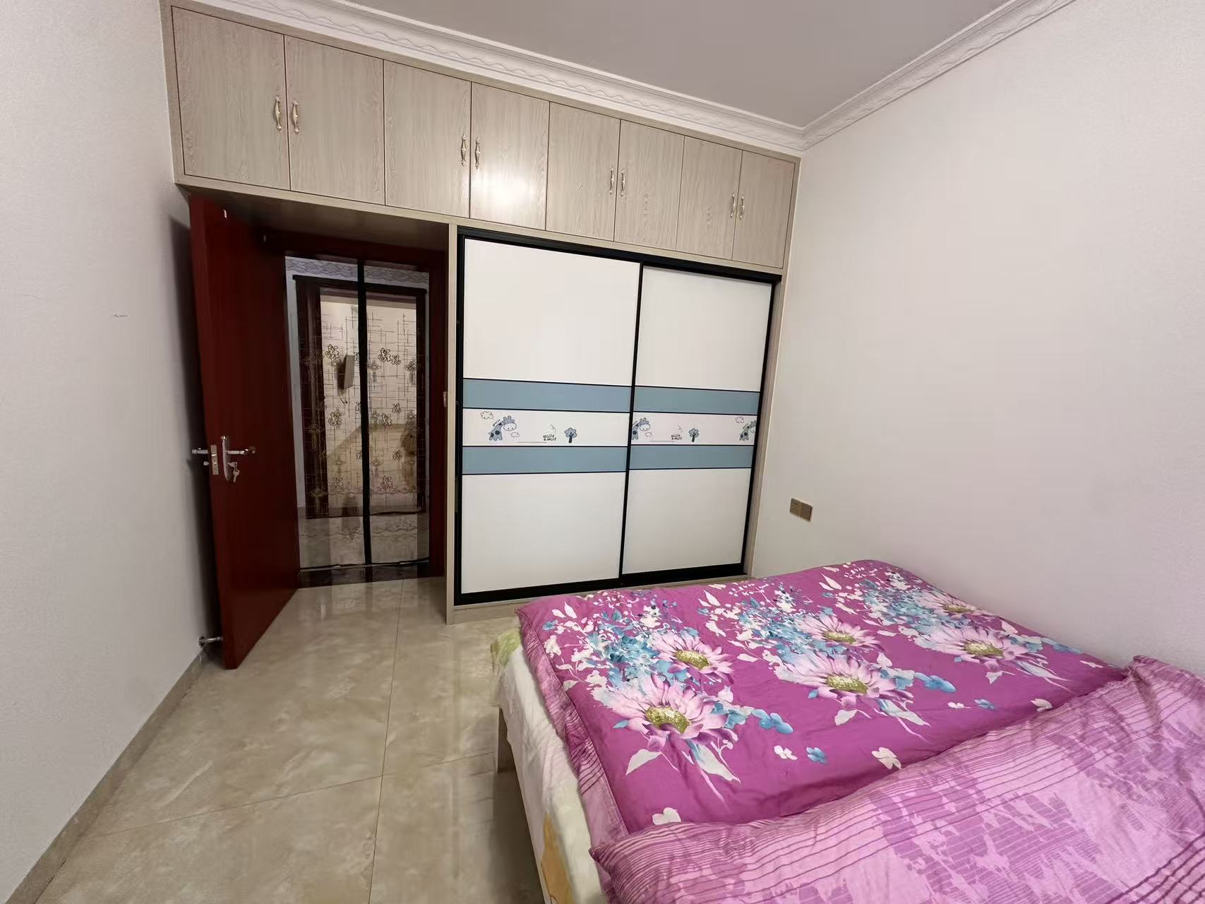 悦江花园 3室2厅1卫 1500.0元/月 悦江花园 3室2厅1卫 1500.0元/月室内图