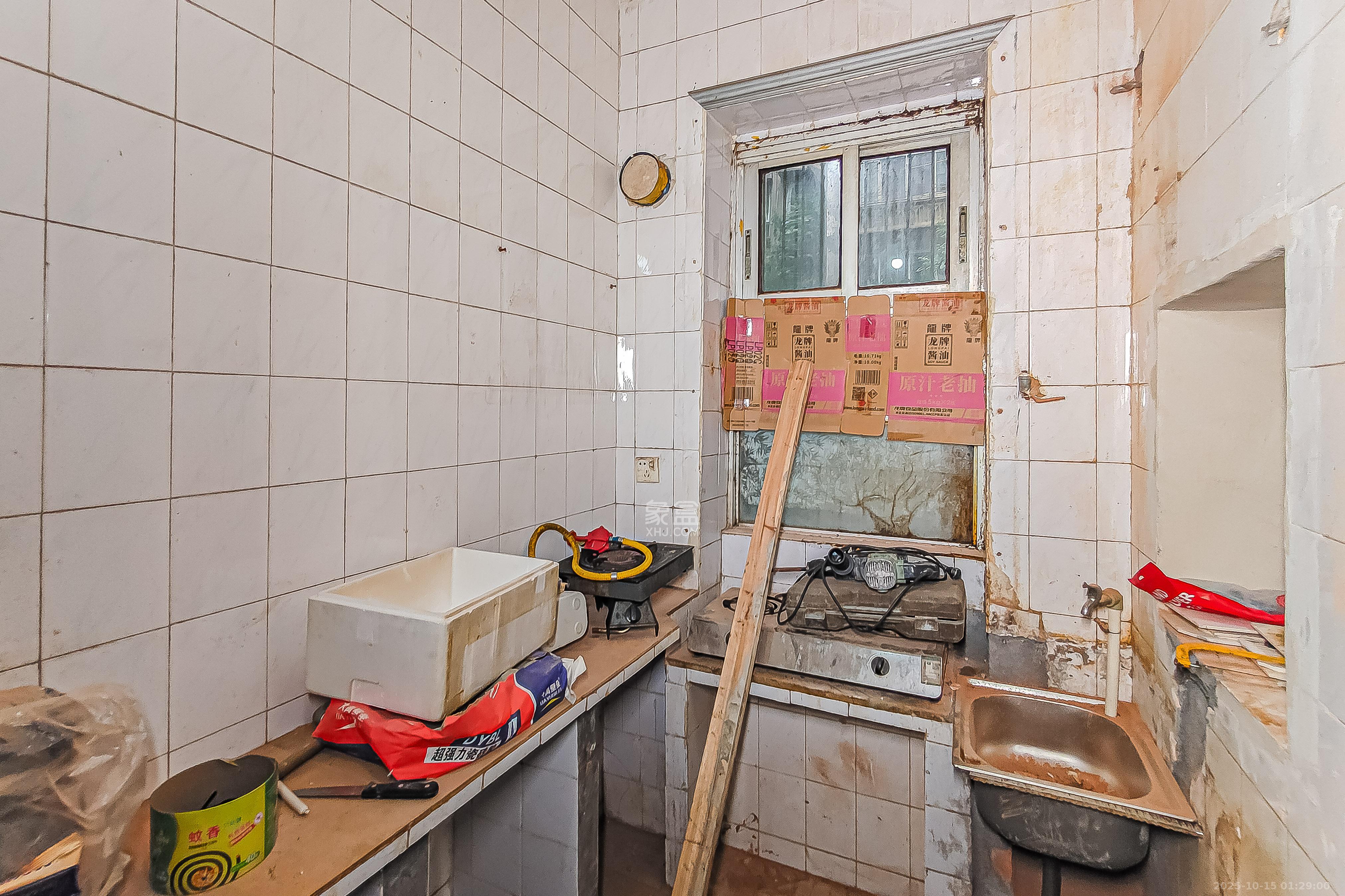 湘农桥社区  3室2厅2卫    78.0万厨房