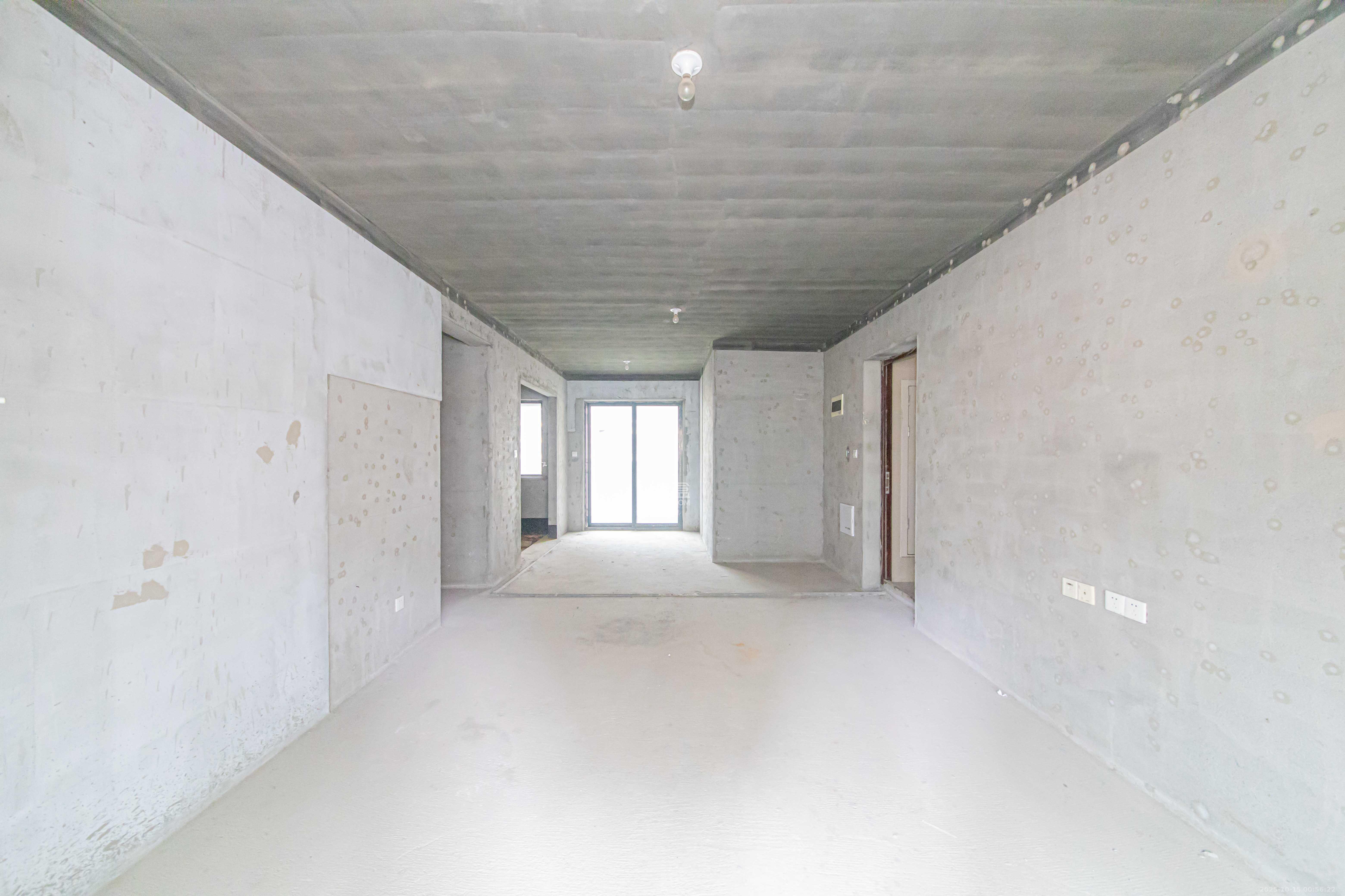 鑫远玲珑  3室2厅1卫    105.0万客厅