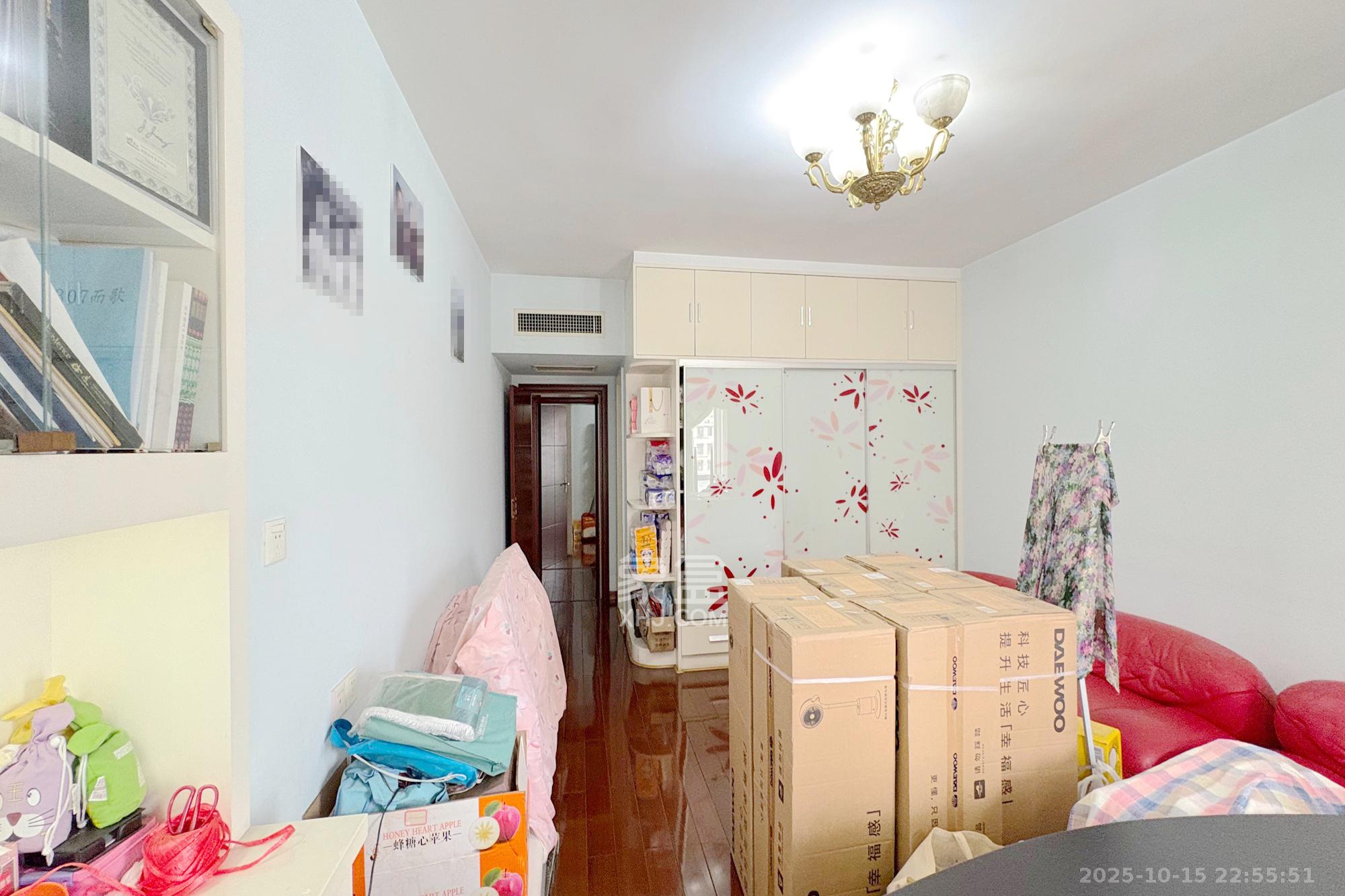 芙蓉区国土局单位房  4室2厅3卫    216.0万卧室