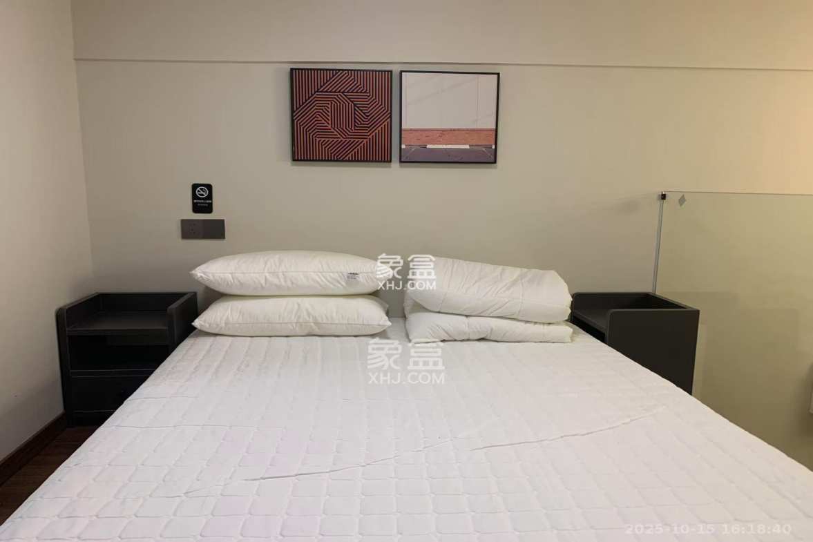 卓越江岸 2室1厅1卫 2300.0元/月 卓越江岸 2室1厅1卫 2300.0元/月室内图