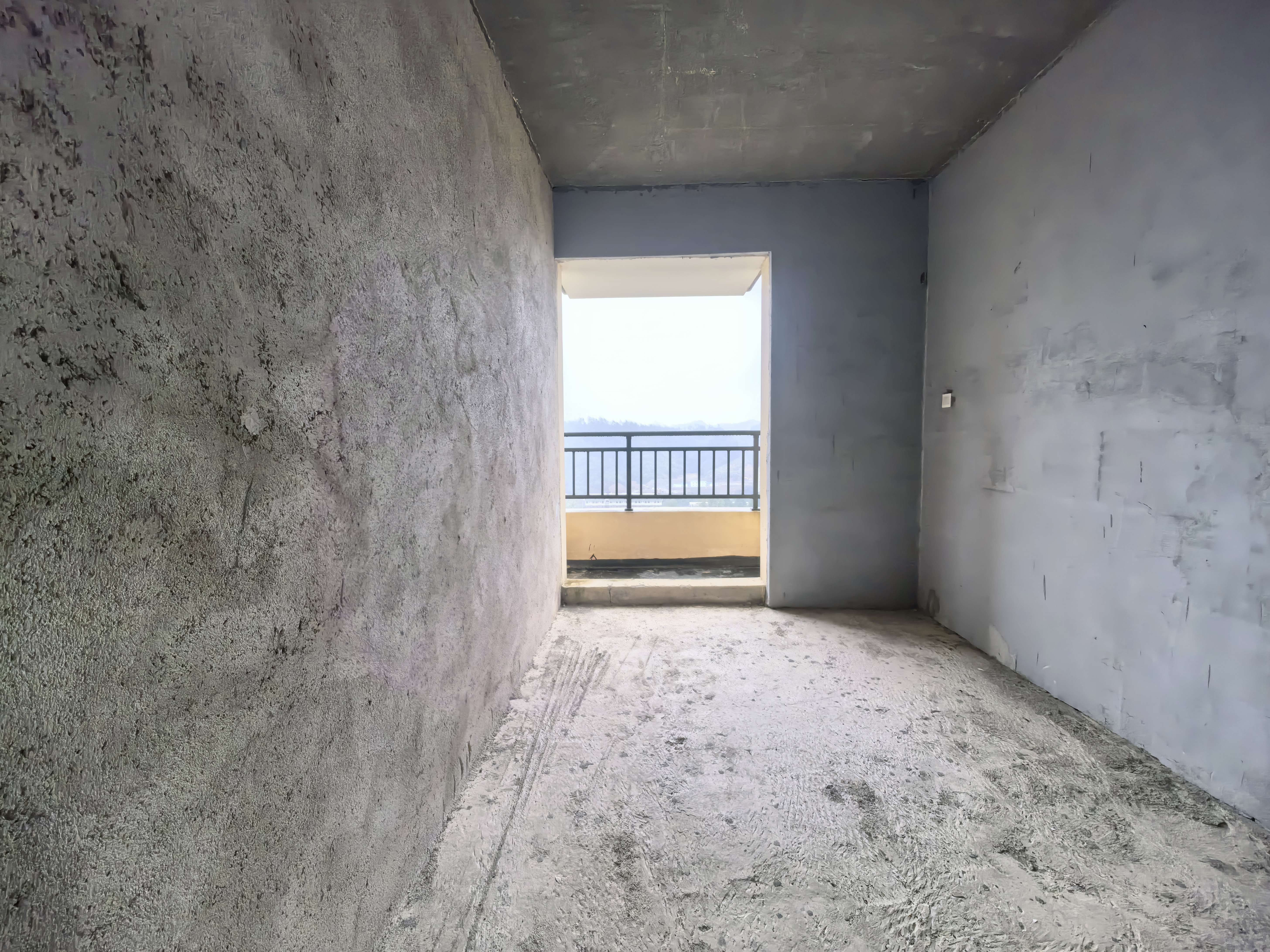 天门壹号  4室2厅2卫    68.8万客厅