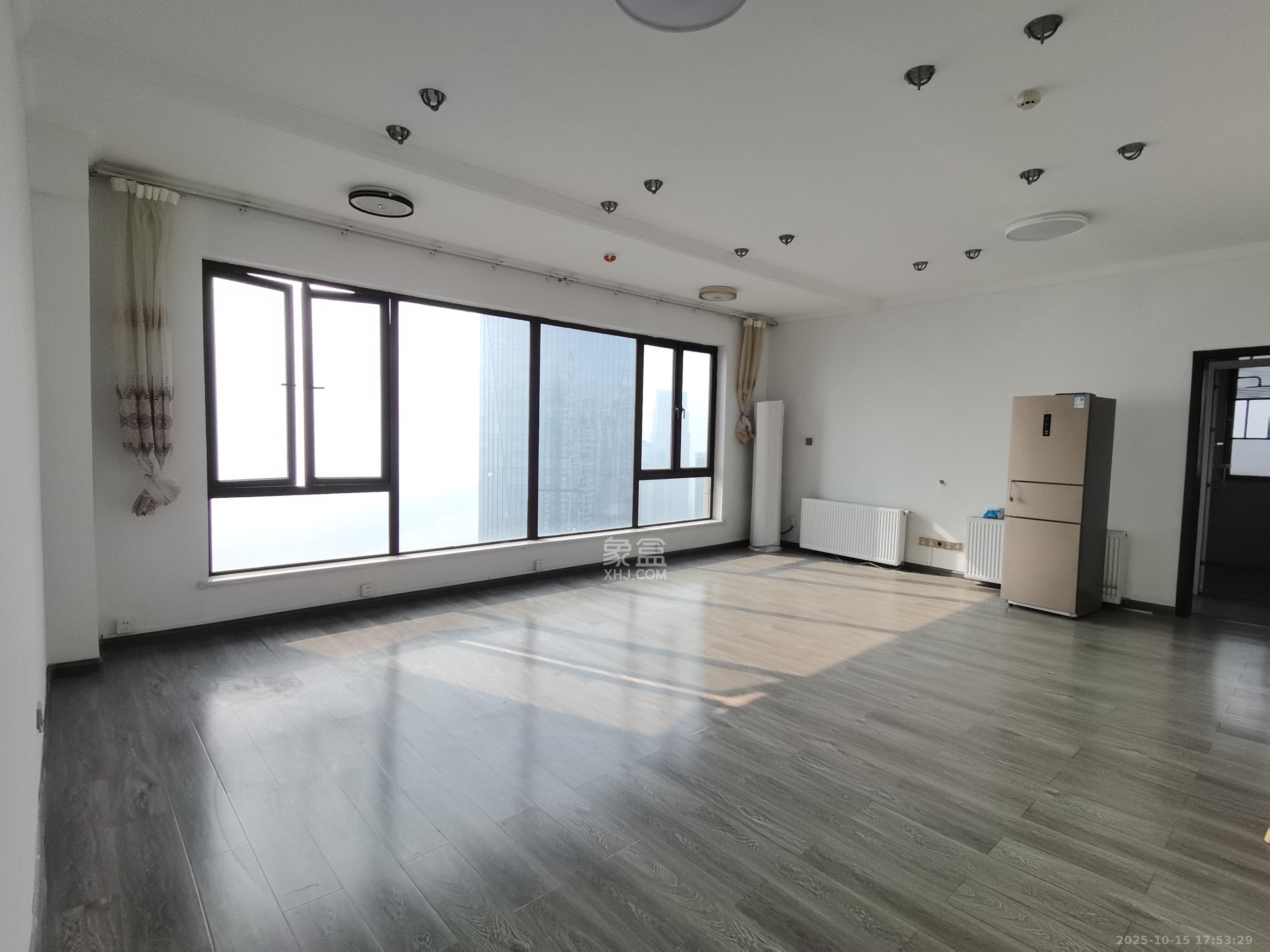 保利西海岸A区 4室2厅2卫 4500.0元/月 保利西海岸A区 4室2厅2卫 4500.0元/月室内图