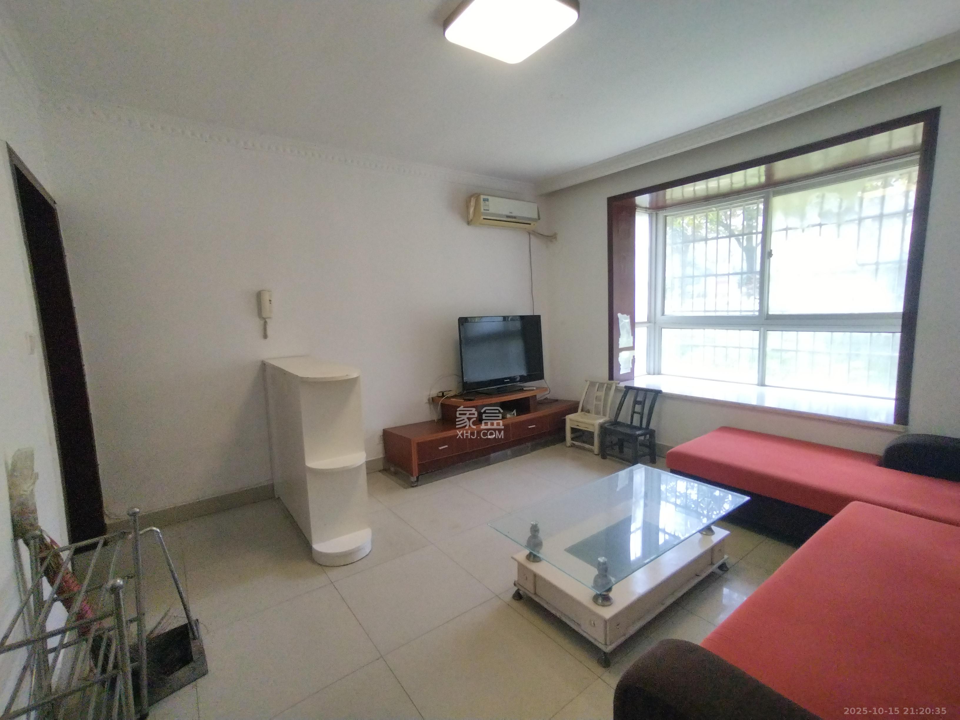 金麓西岸和苑  2室2厅1卫    1600.0元/月 金麓西岸和苑  2室2厅1卫    1600.0元/月室内图