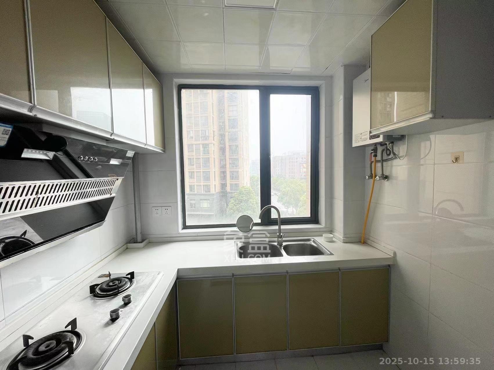 荣盛花语馨苑 2室2厅1卫 2000.0元/月 荣盛花语馨苑 2室2厅1卫 2000.0元/月室内图