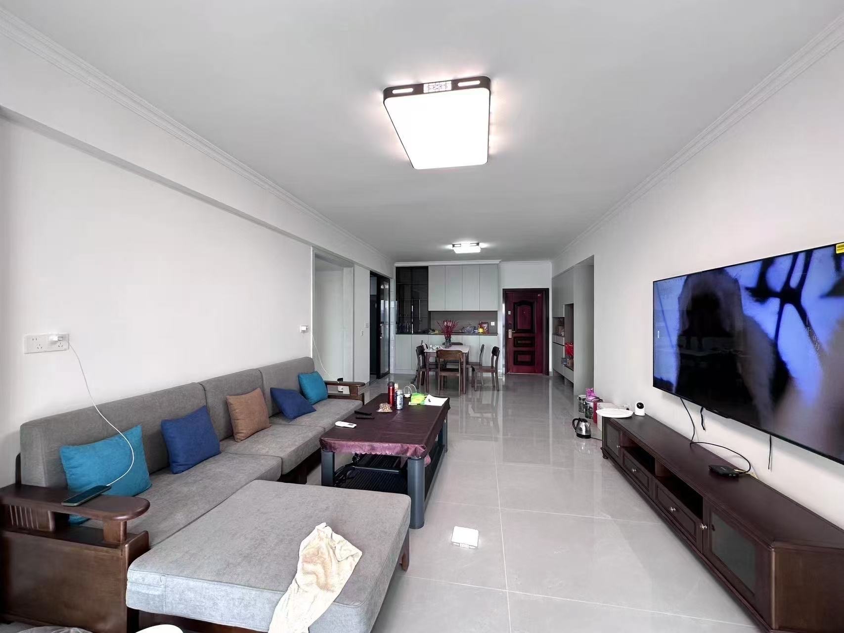 金钟大雁城  3室2厅2卫    3200.0元/月