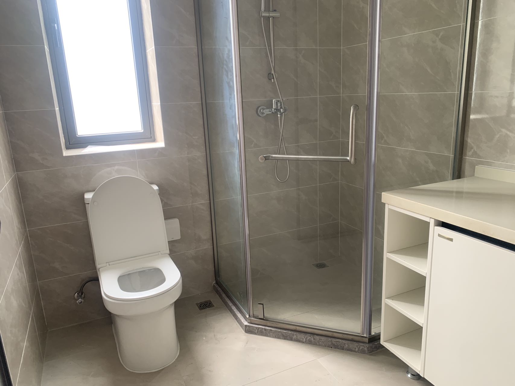 海府大院（海府路41号）  3室2厅2卫    3600.0元/月室内图