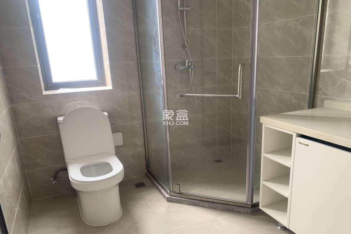 海府大院(海府路41号) 3室2厅2卫 3600.0元/月 海府大院(海府路41号) 3室2厅2卫 3600.0元/月室内图