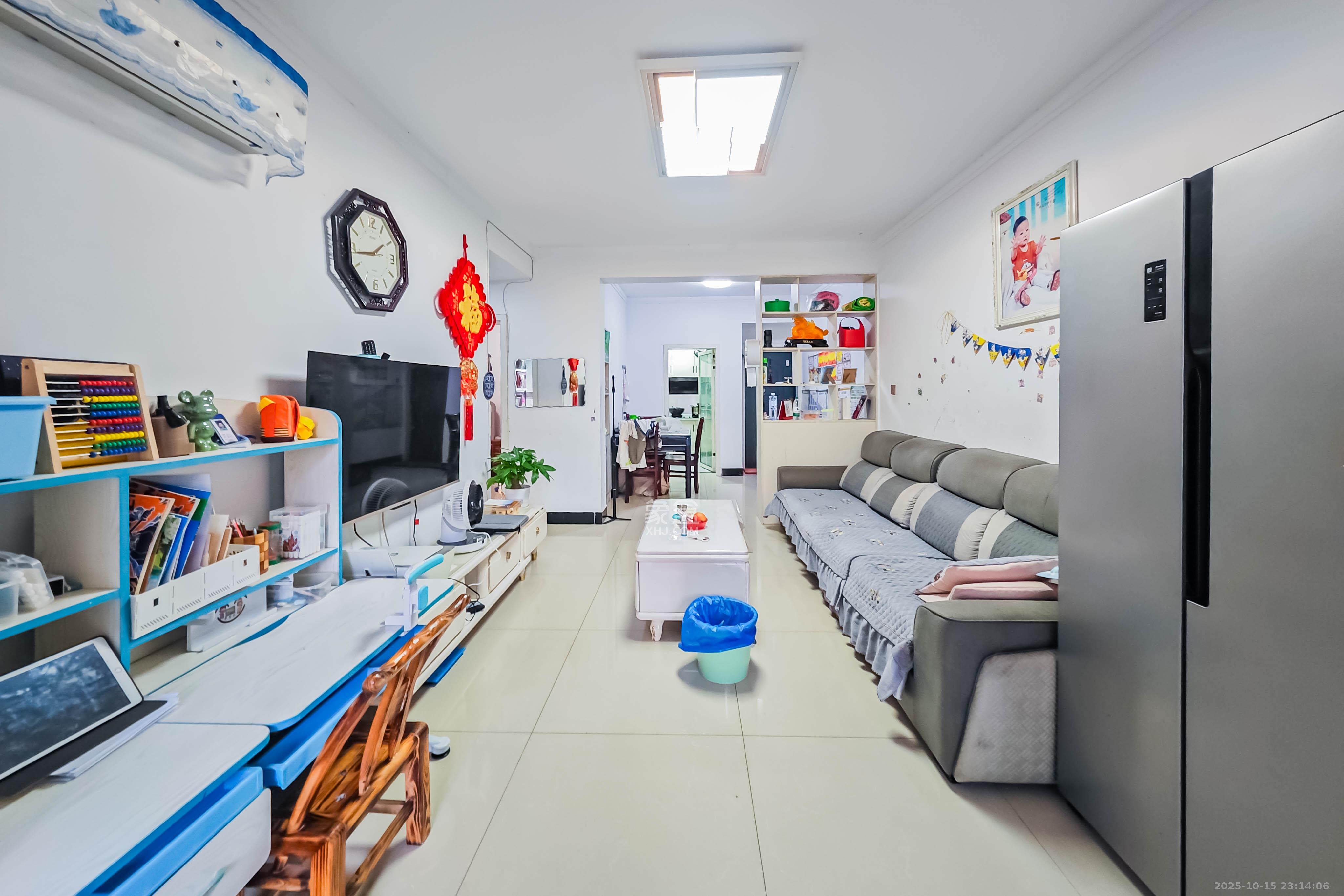 黎郡新宇康景园 2室2厅1卫 50.0万 黎郡新宇康景园 2室2厅1卫 50.0万客厅