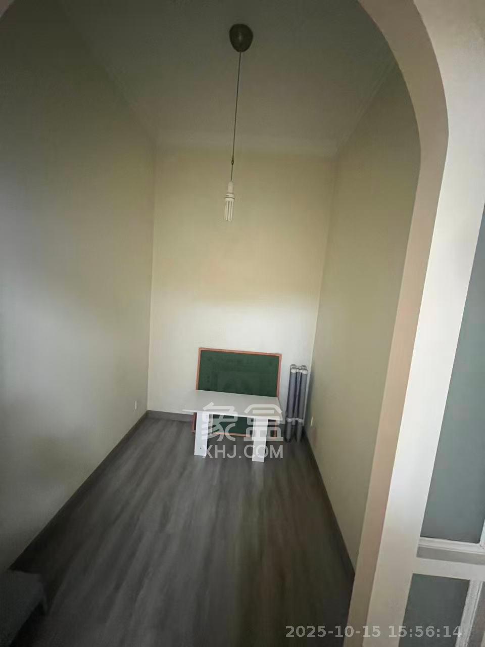 满庭芳小区  2室1厅1卫    2000.0元/月室内图