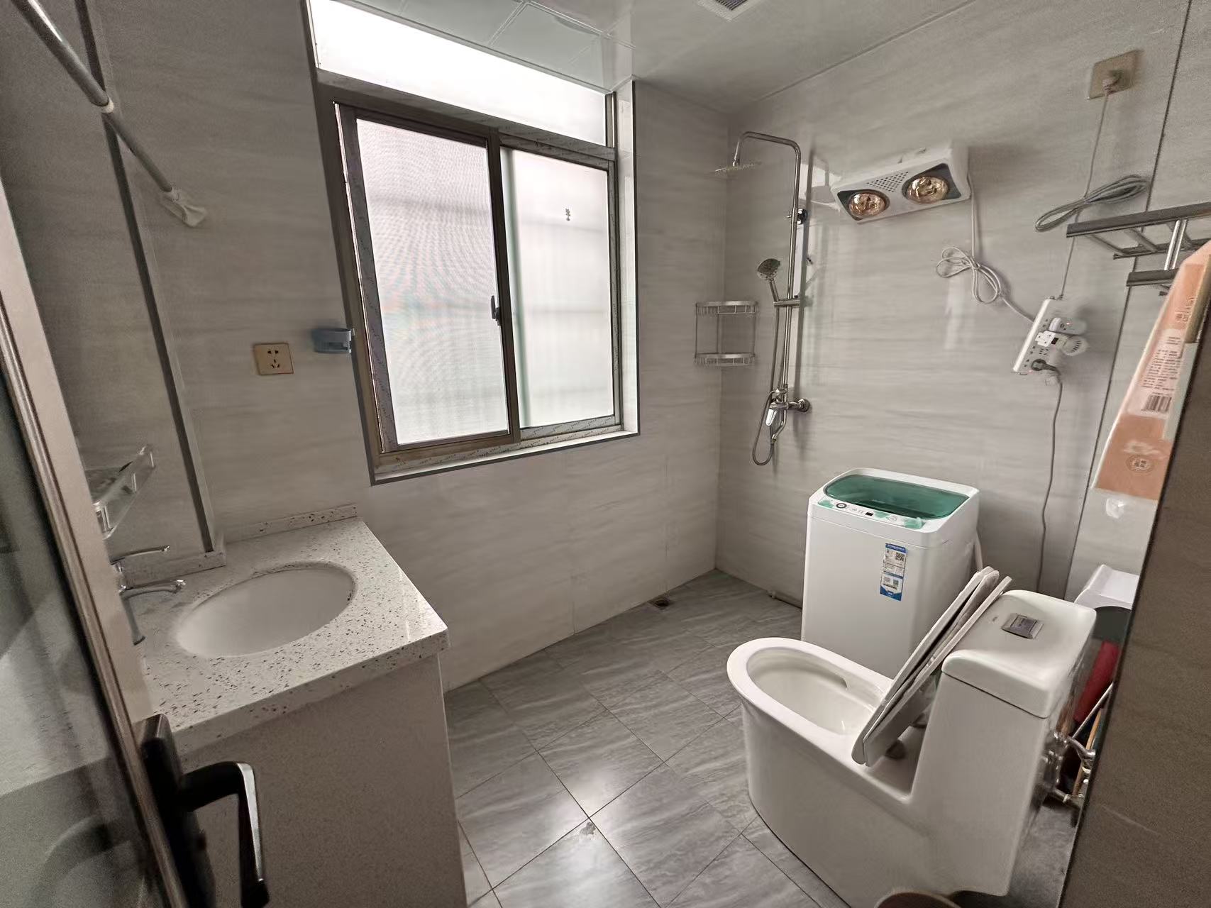 悦江花园 3室2厅1卫 1500.0元/月 悦江花园 3室2厅1卫 1500.0元/月室内图