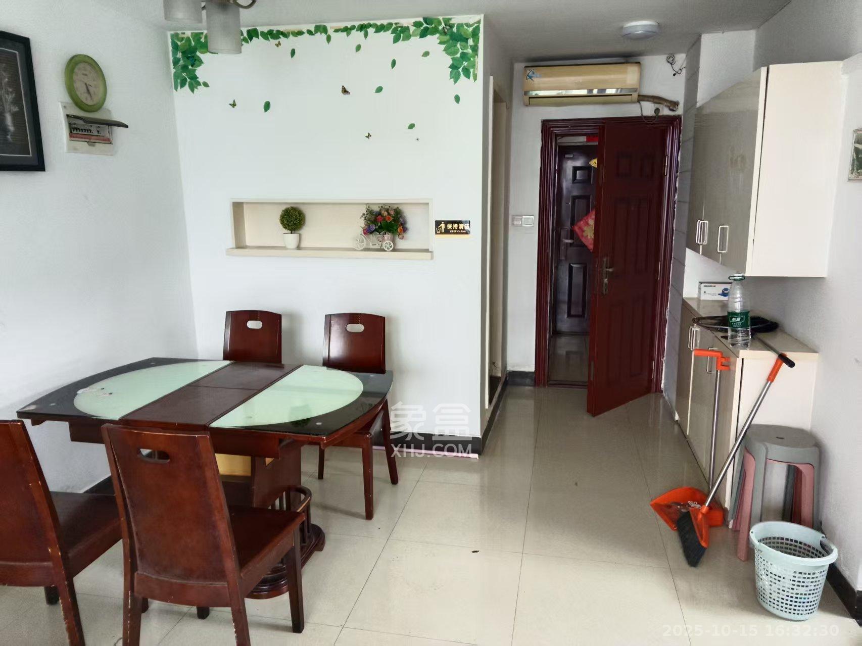 他城（天鸿时代公寓）  4室2厅2卫    2500.0元/月室内图