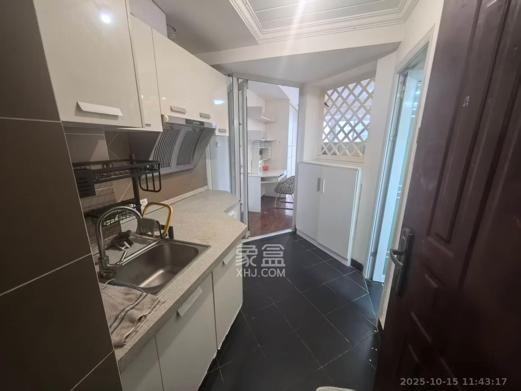 时代星城  1室1厅1卫    1000.0元/月 时代星城  1室1厅1卫    1000.0元/月室内图