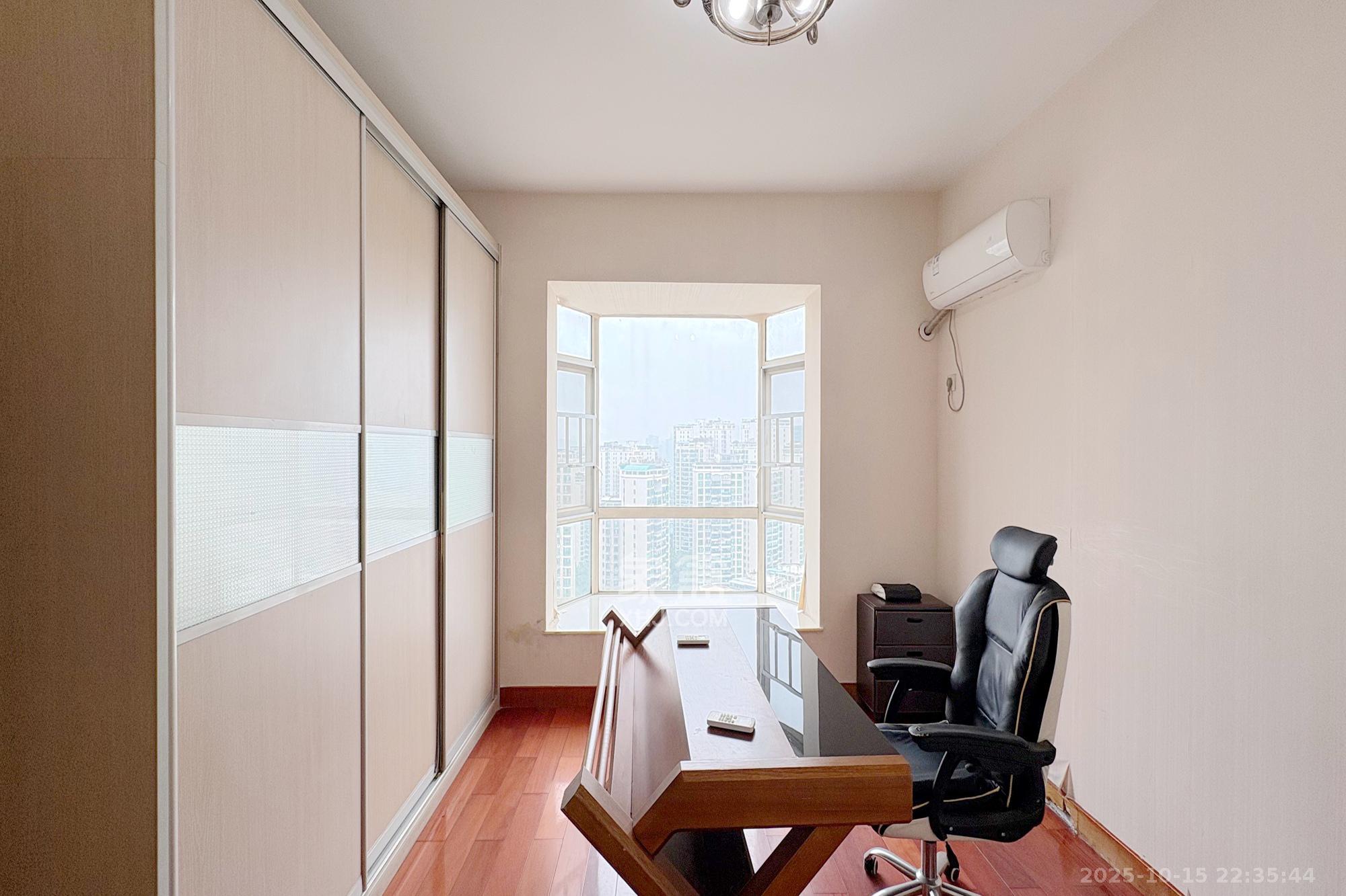 梦泽园  4室2厅3卫    228.0万 梦泽园  4室2厅3卫    228.0万其他