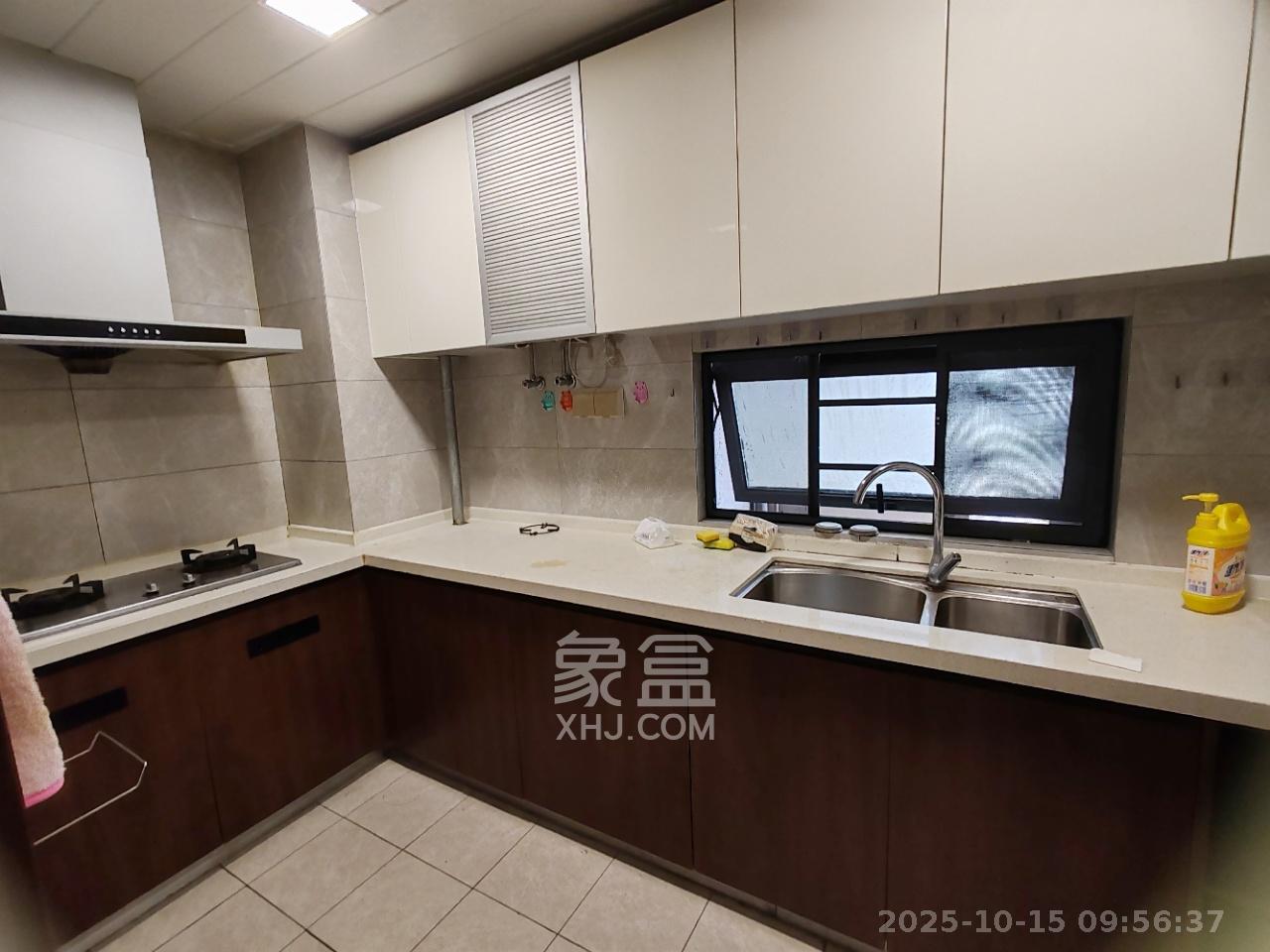 汇金城/嘉华城（二期、三期）  3室2厅2卫    2800.0元/月室内图