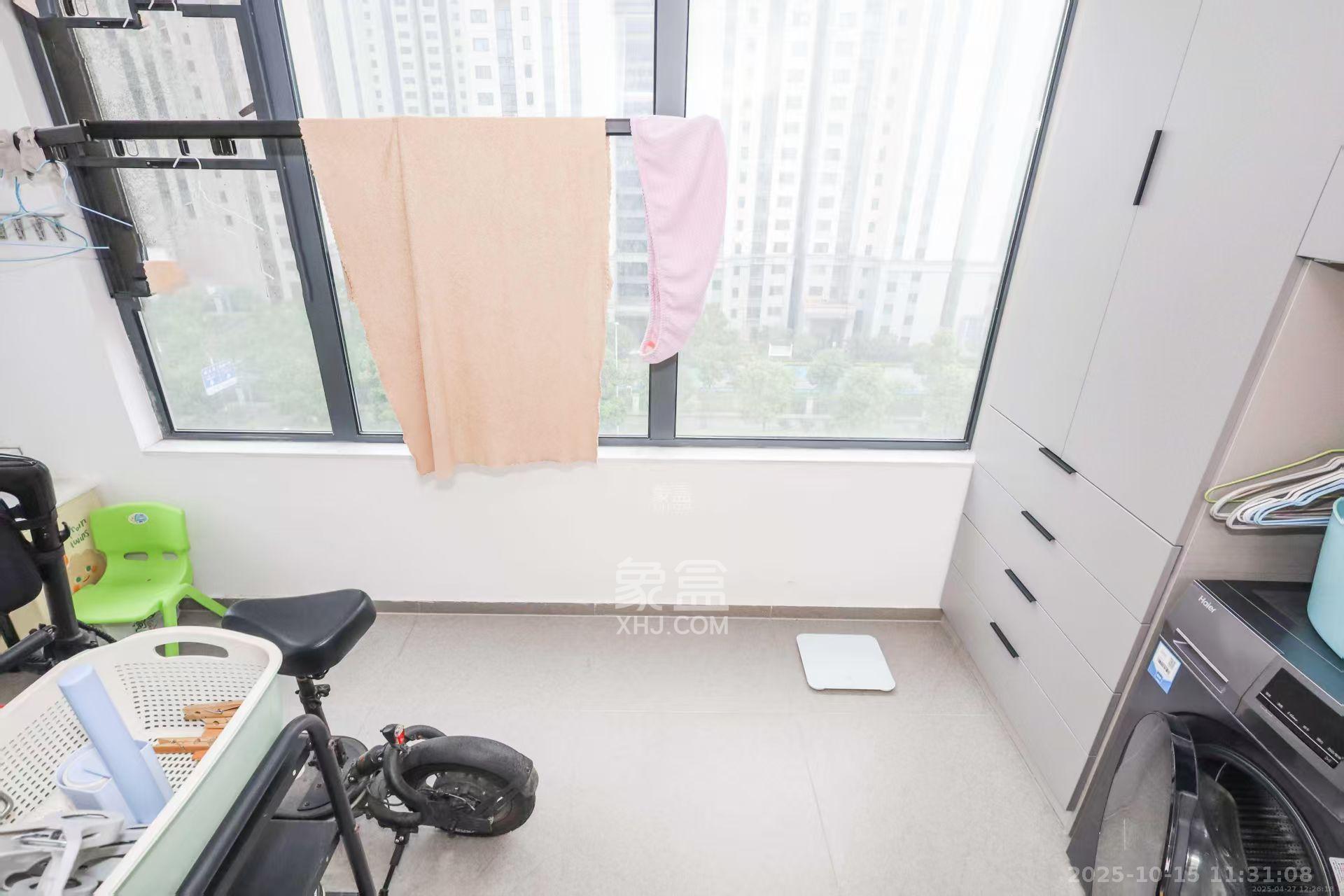 欣利梅溪左岸  3室2厅2卫    3500.0元/月室内图