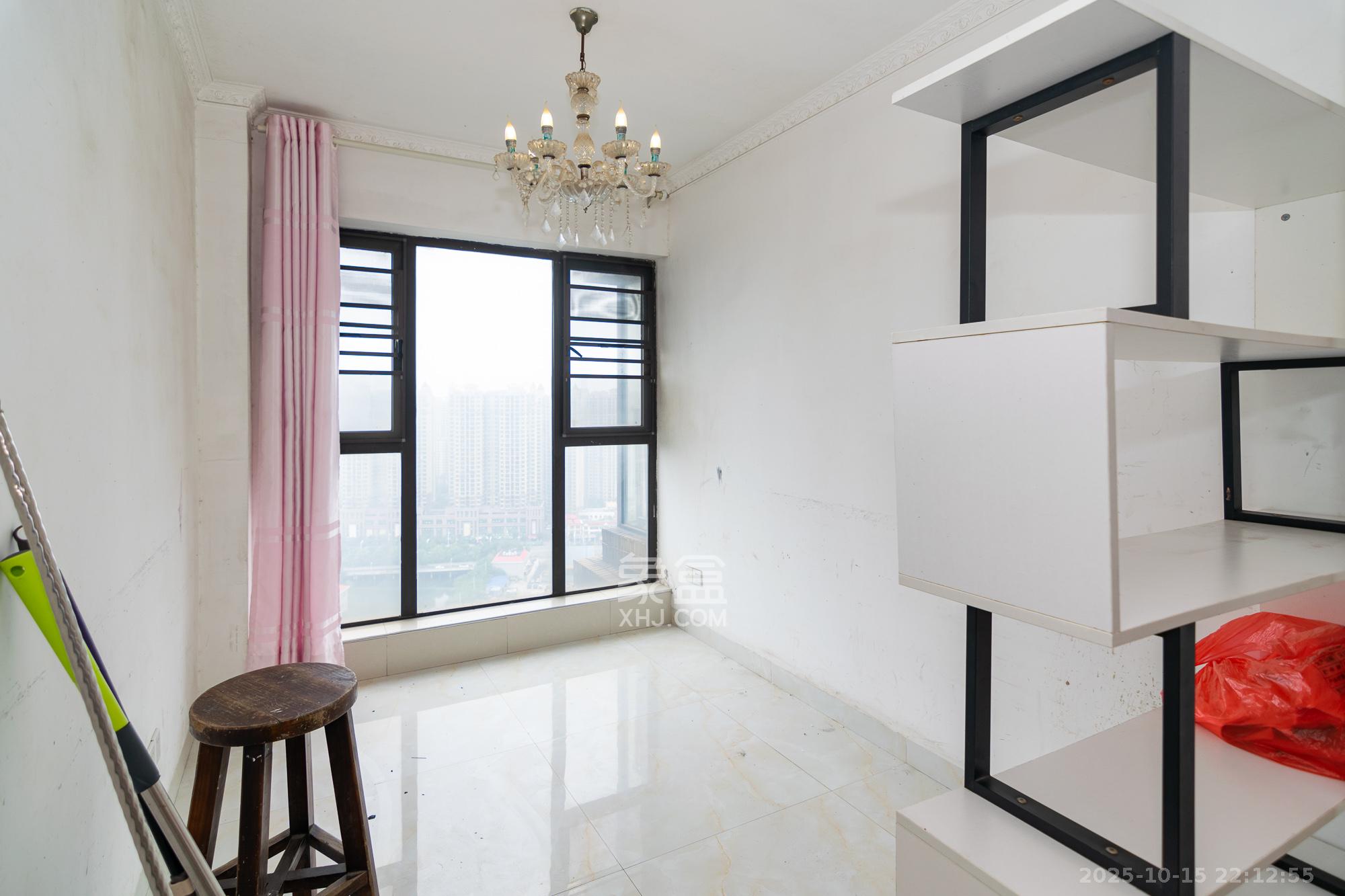 润和紫郡一期 4室2厅1卫 78.0万 润和紫郡一期 4室2厅1卫 78.0万卧室